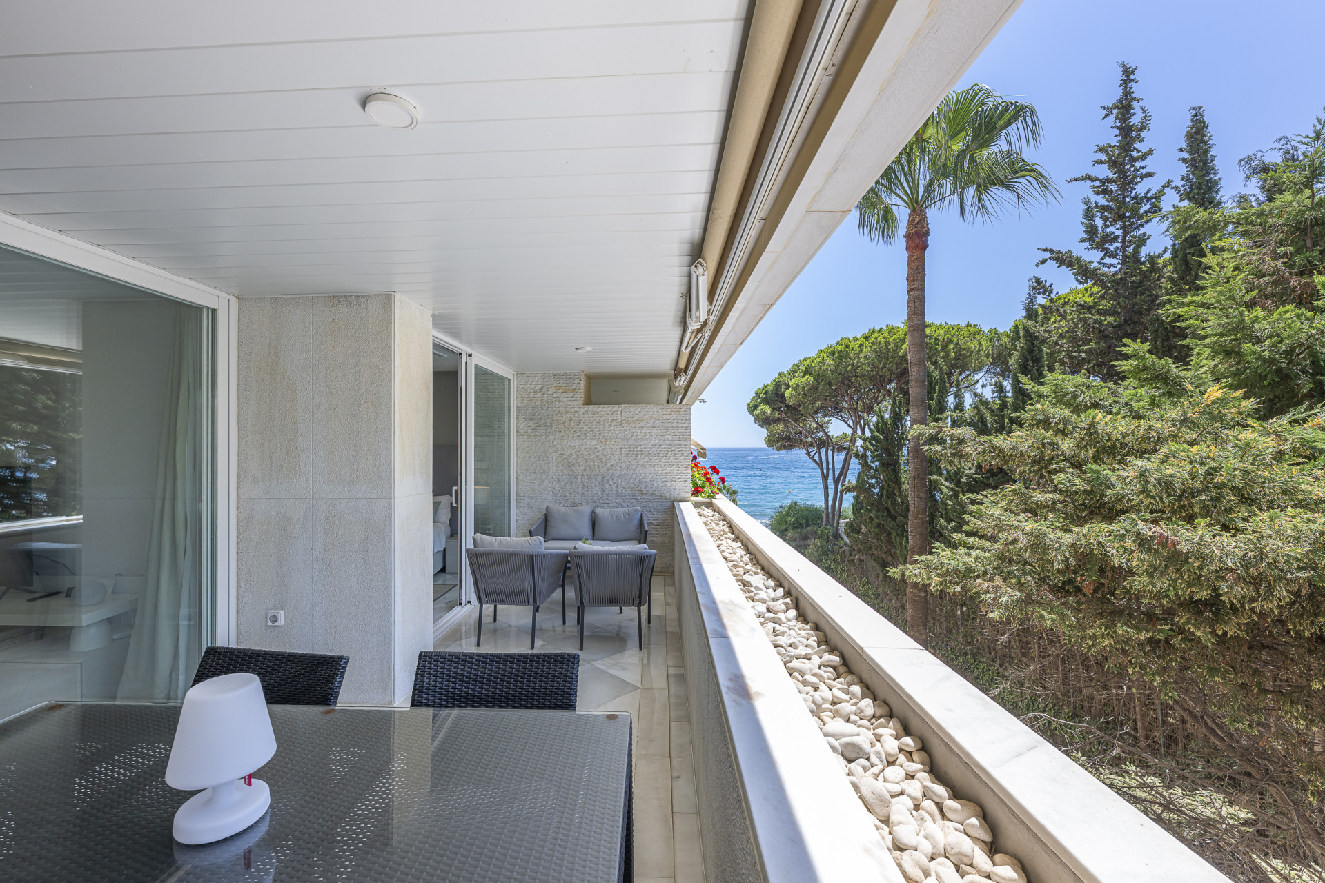 Two-bedroom apartment for rent with sea views in Marina Mariola