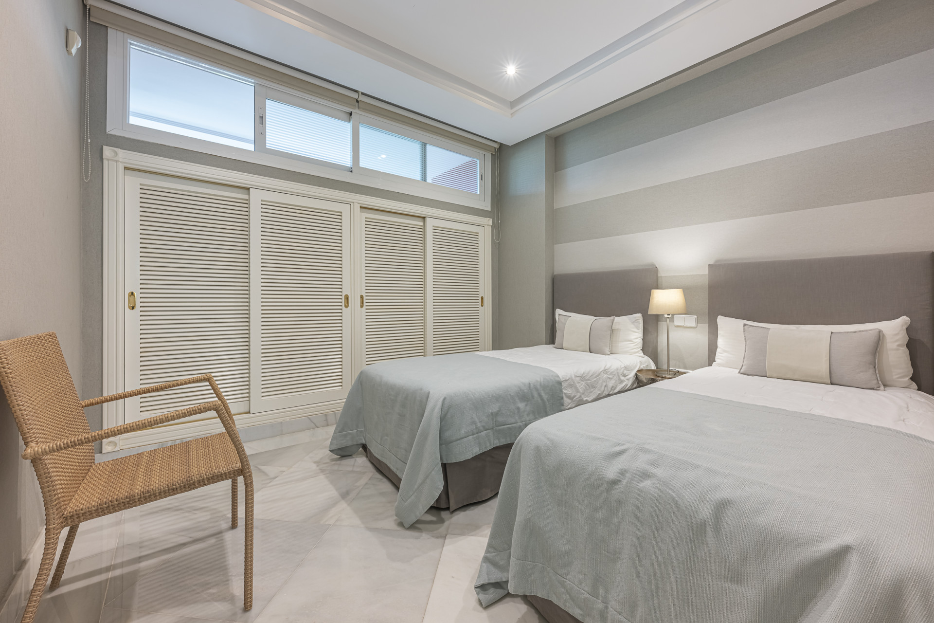 Two-bedroom apartment for rent with sea views in Marina Mariola