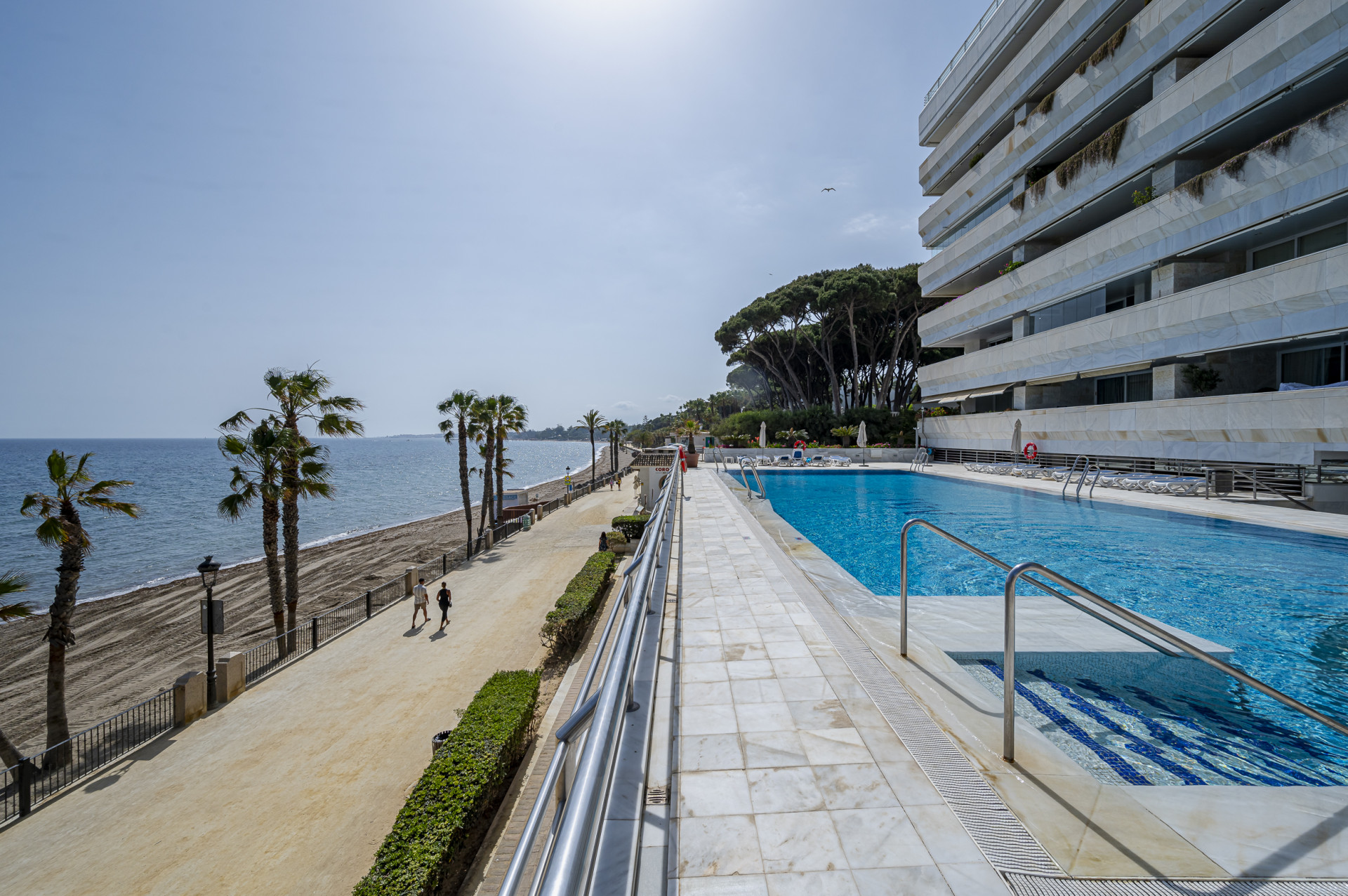Two-bedroom apartment for rent with sea views in Marina Mariola