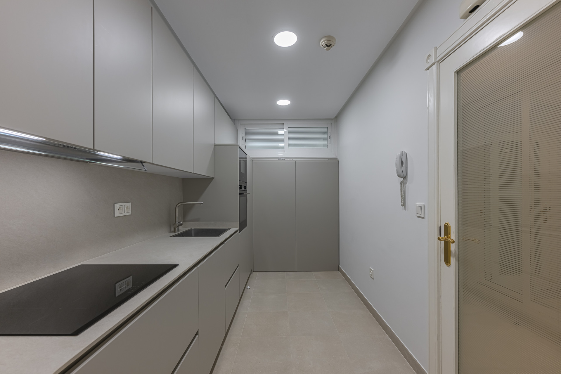 Two-bedroom apartment for rent with sea views in Marina Mariola