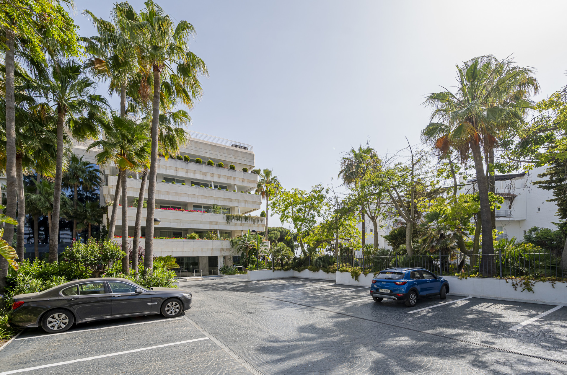 Two-bedroom apartment for rent with sea views in Marina Mariola