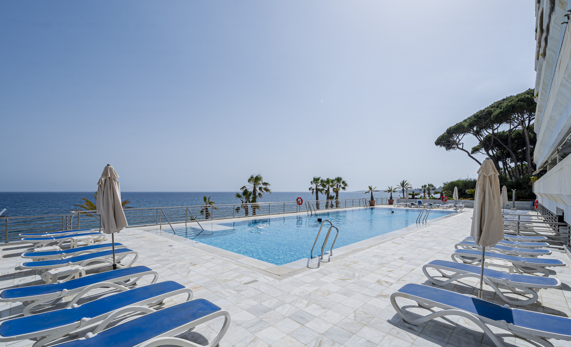 Two-bedroom apartment for rent with sea views in Marina Mariola