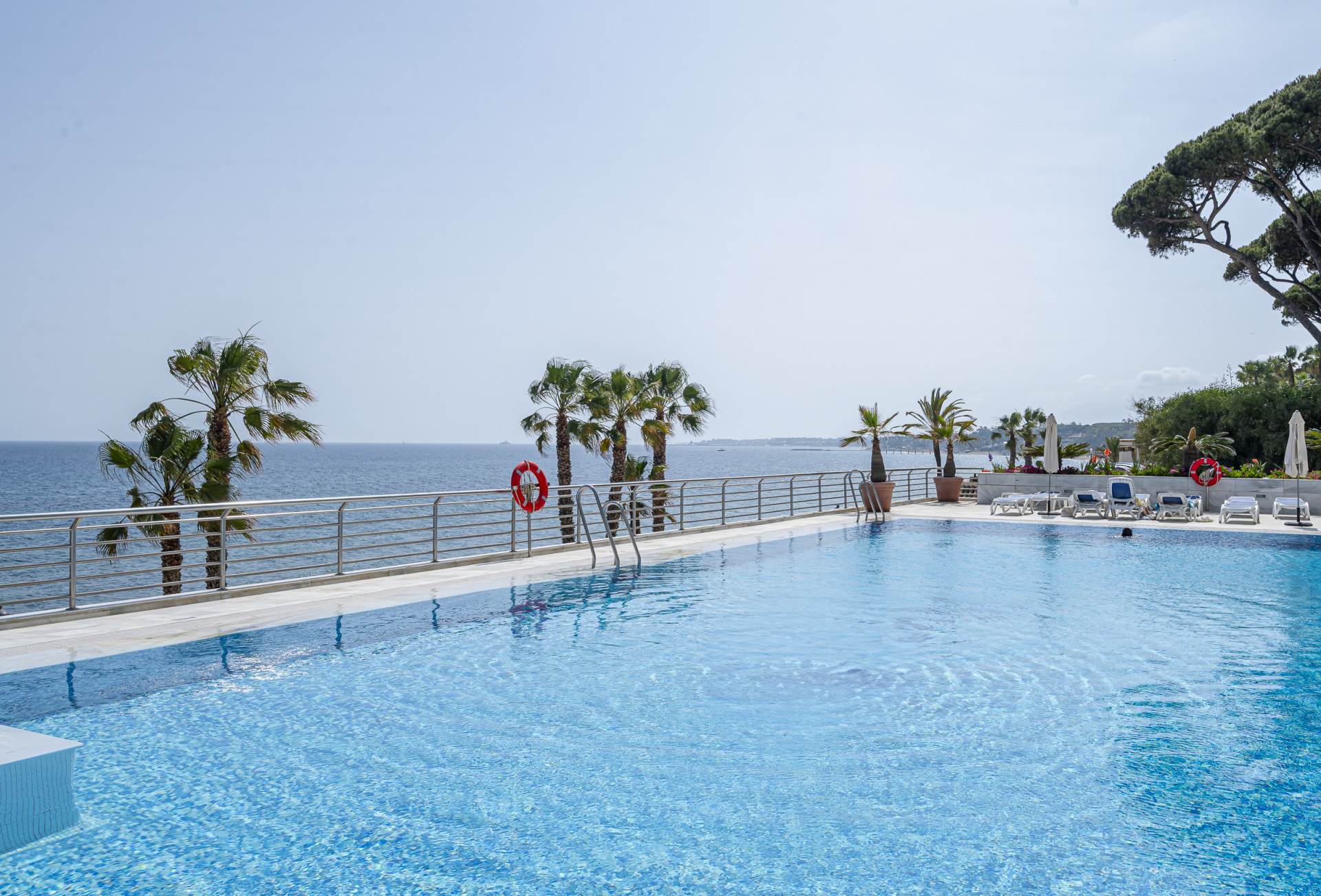 Two-bedroom apartment for rent with sea views in Marina Mariola