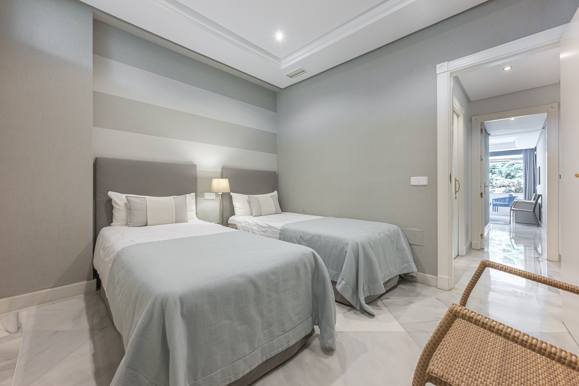 Two-bedroom apartment for rent with sea views in Marina Mariola