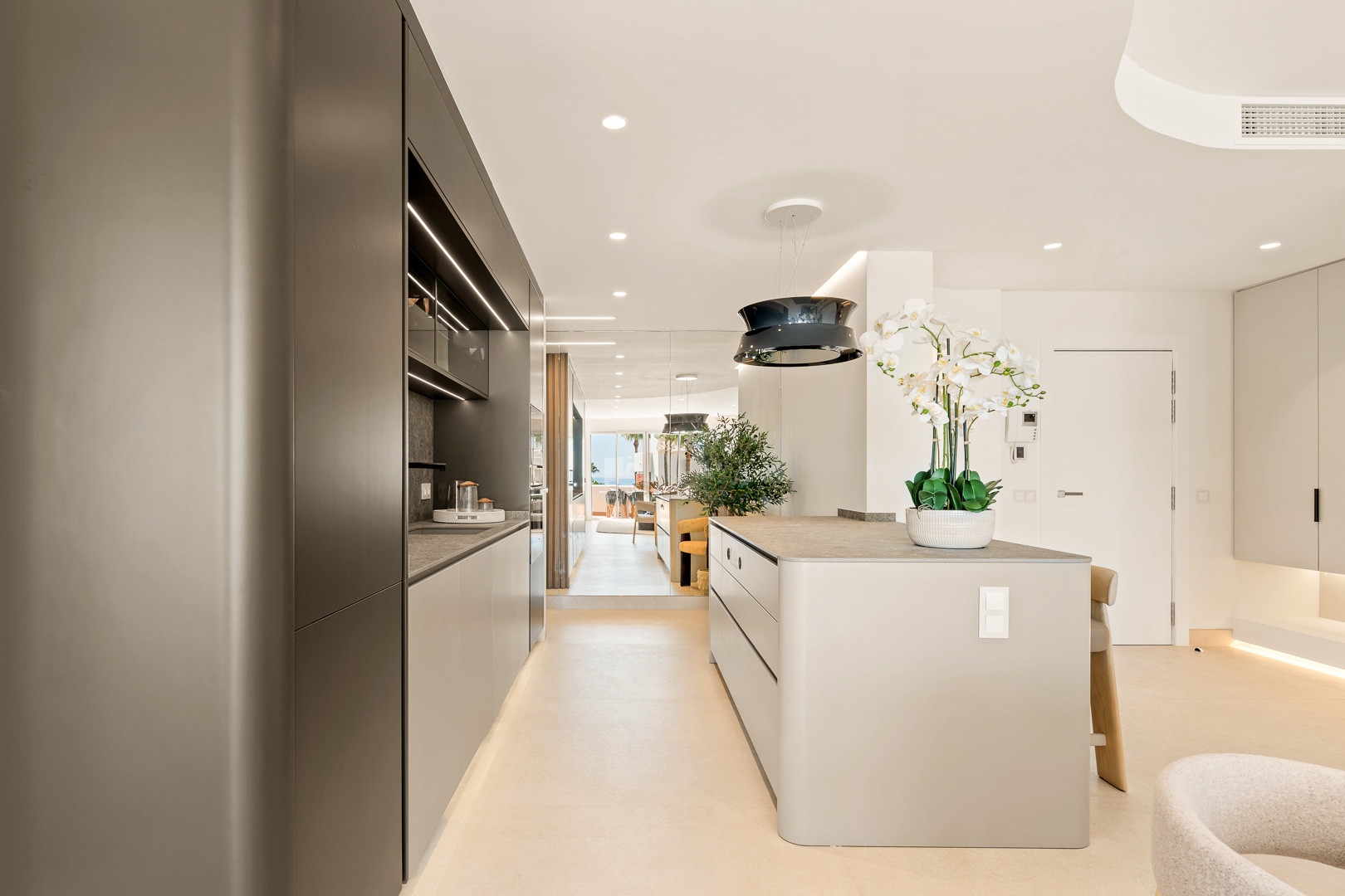 Renovated Penthouse With Sea Views