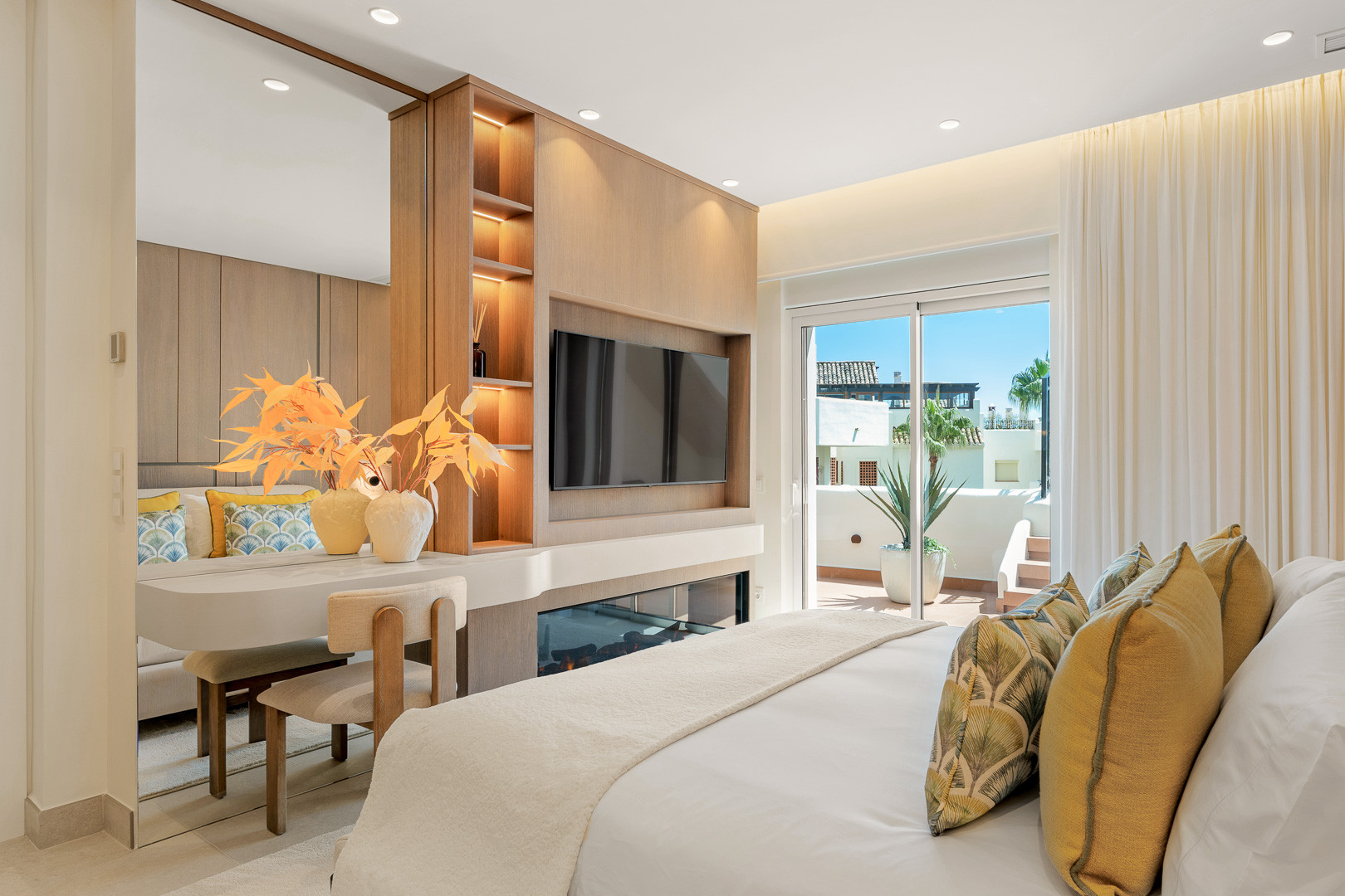 Renovated Penthouse With Sea Views