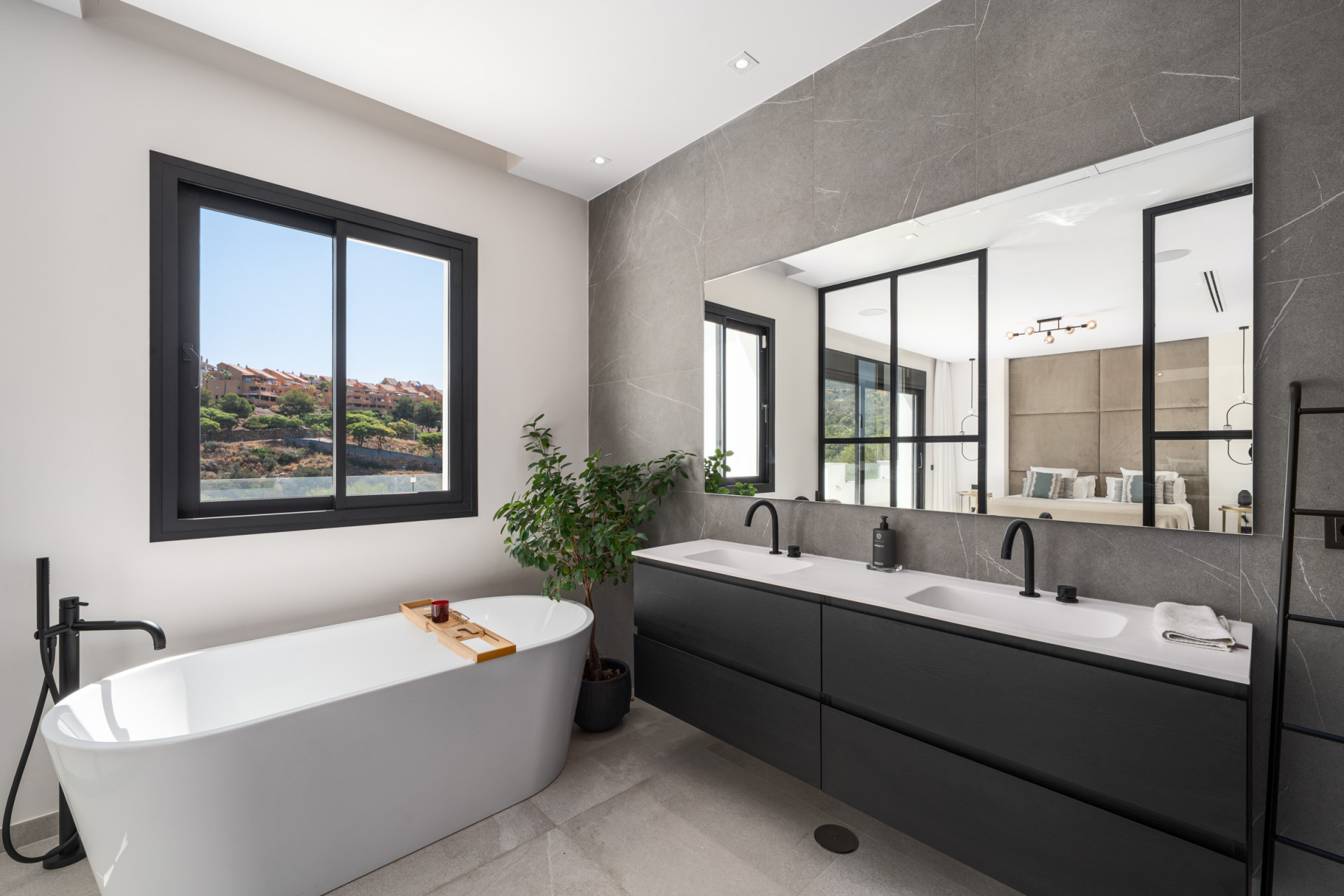 Frontline Golf Contemporary Villa