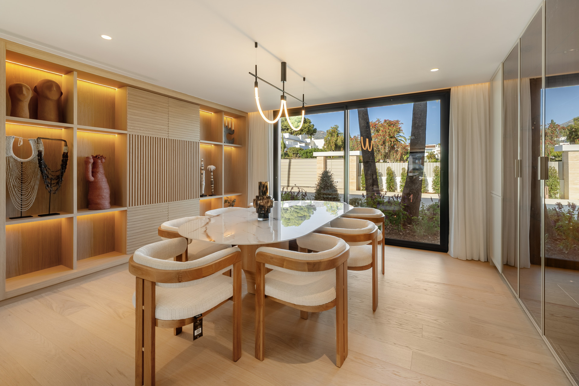 Elegant Golf-View Luxury Villa