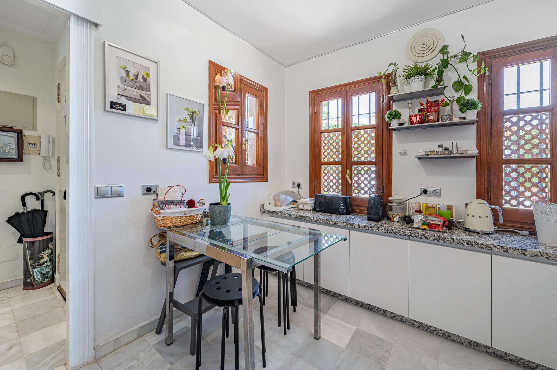 Three-bedroom townhouse with views in the best residential area of Nagueles