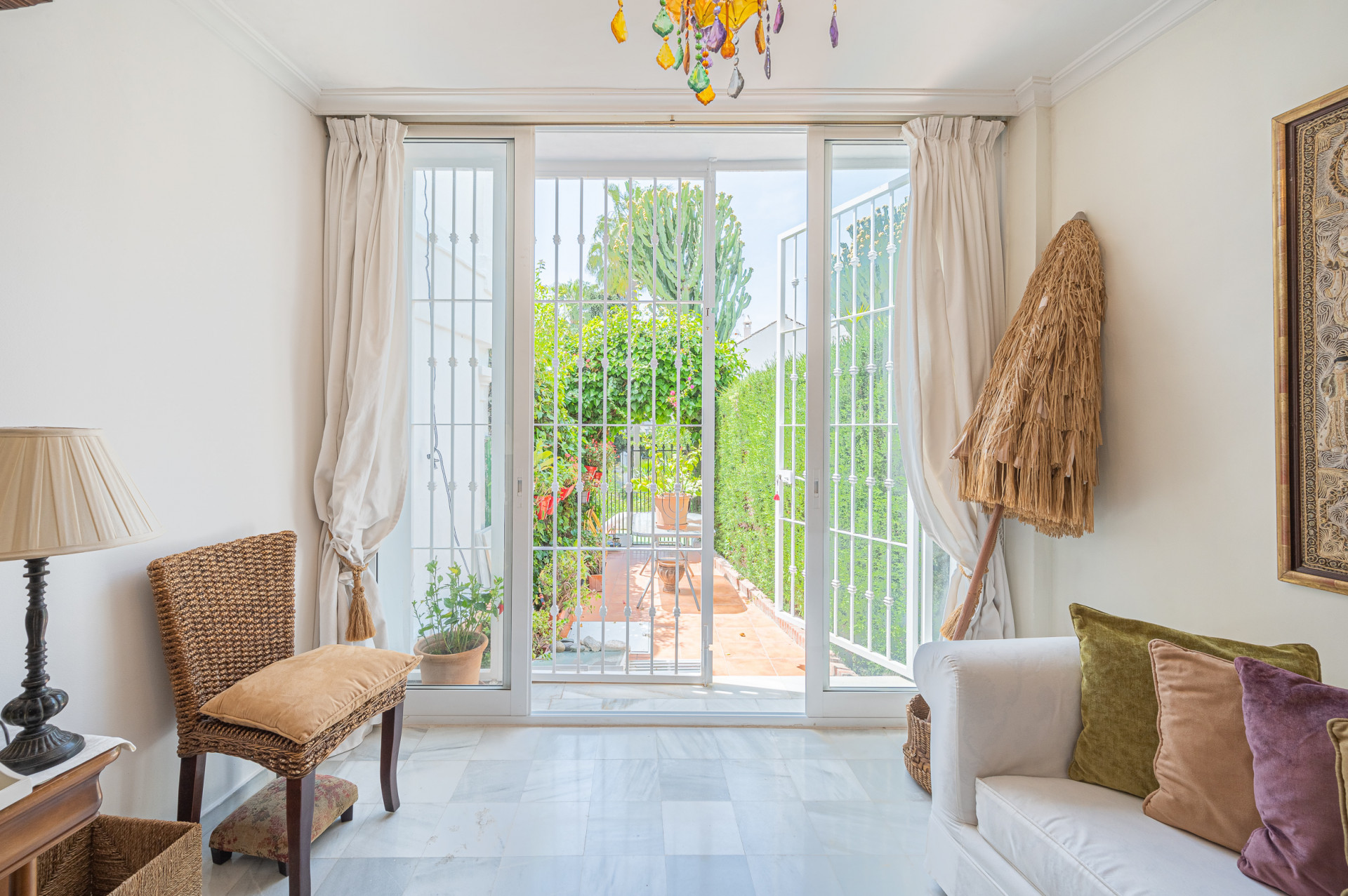 Three-bedroom townhouse with views in the best residential area of Nagueles
