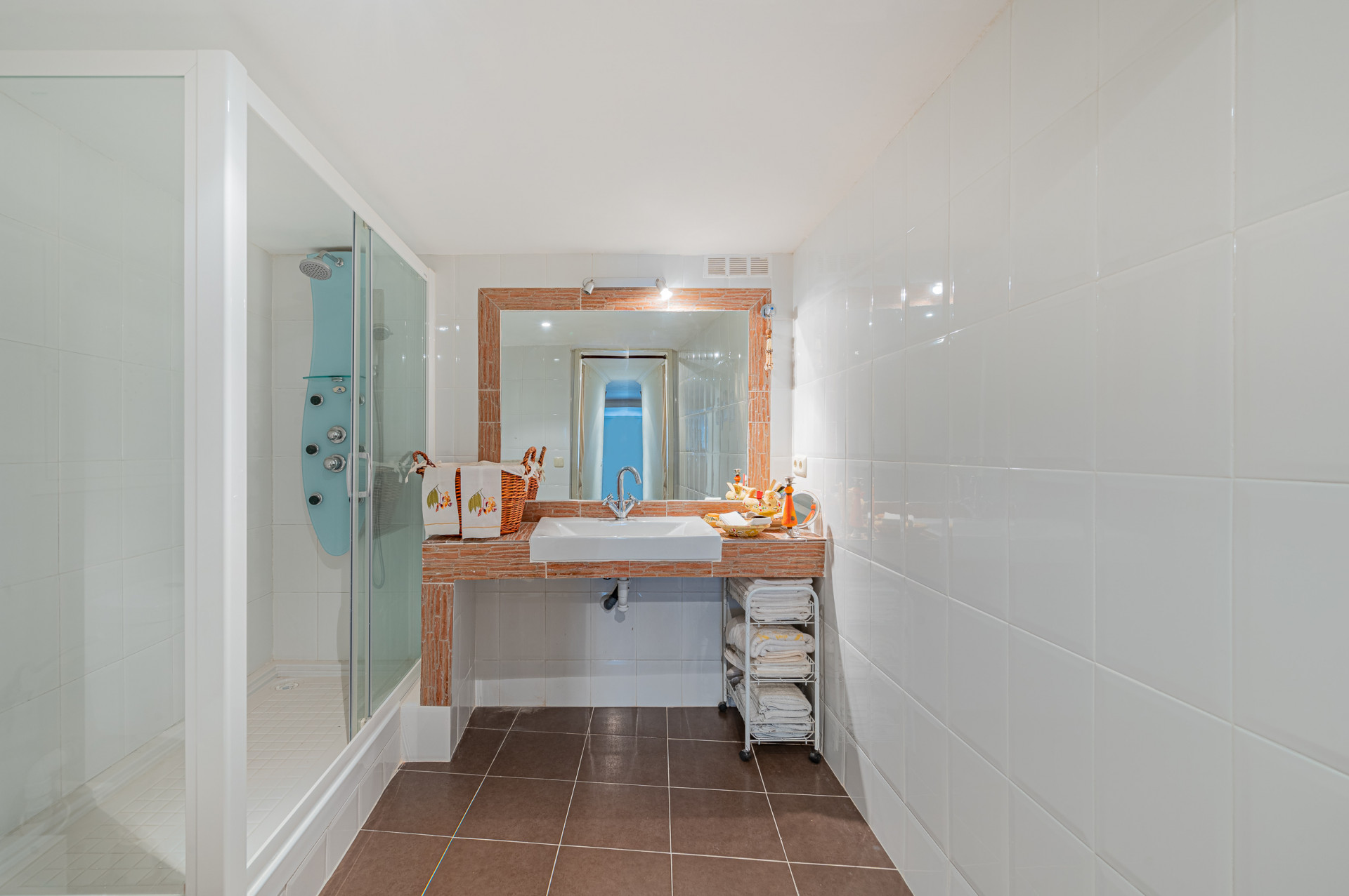 Three-bedroom townhouse with views in the best residential area of Nagueles