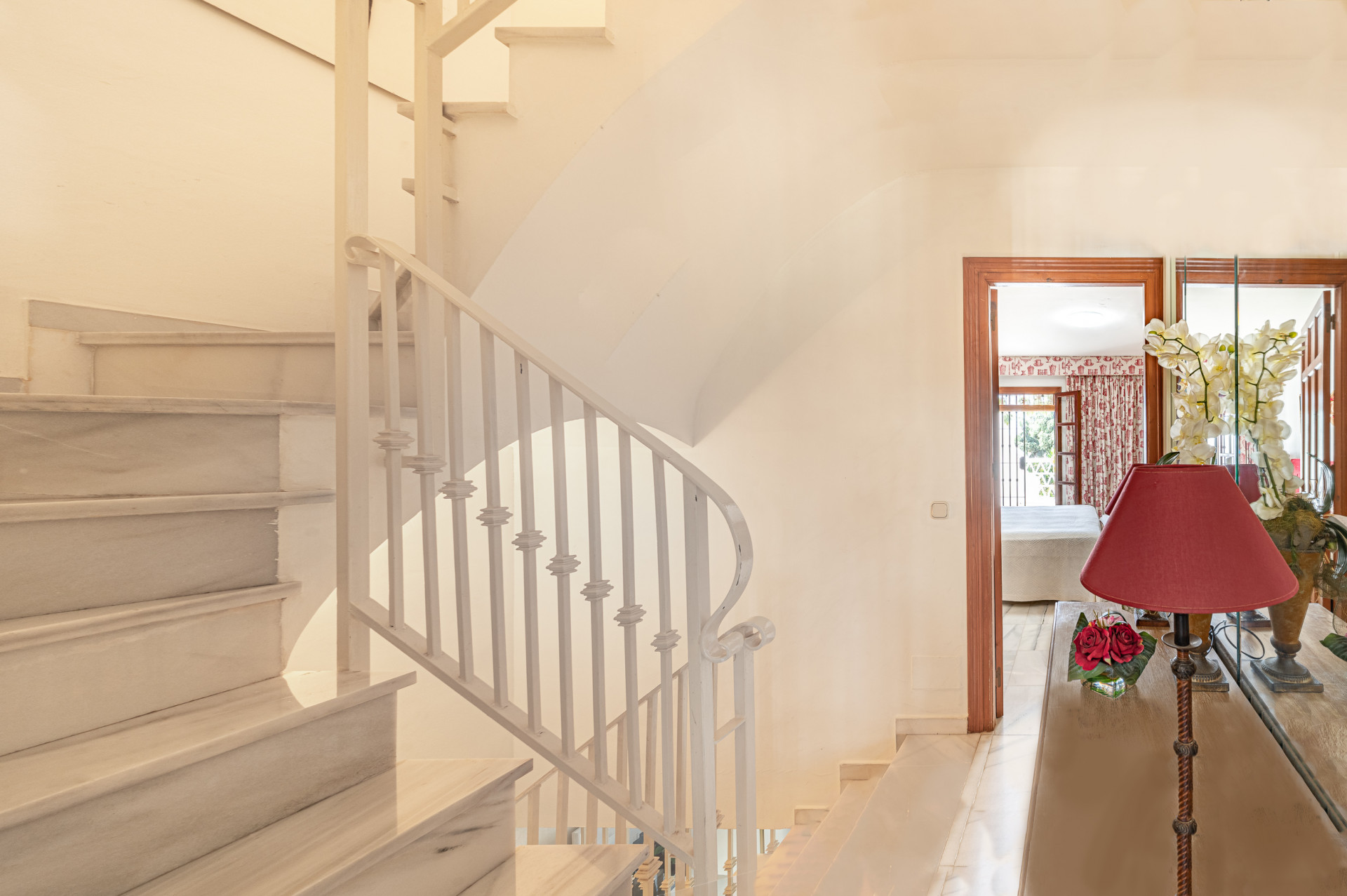 Three-bedroom townhouse with views in the best residential area of Nagueles