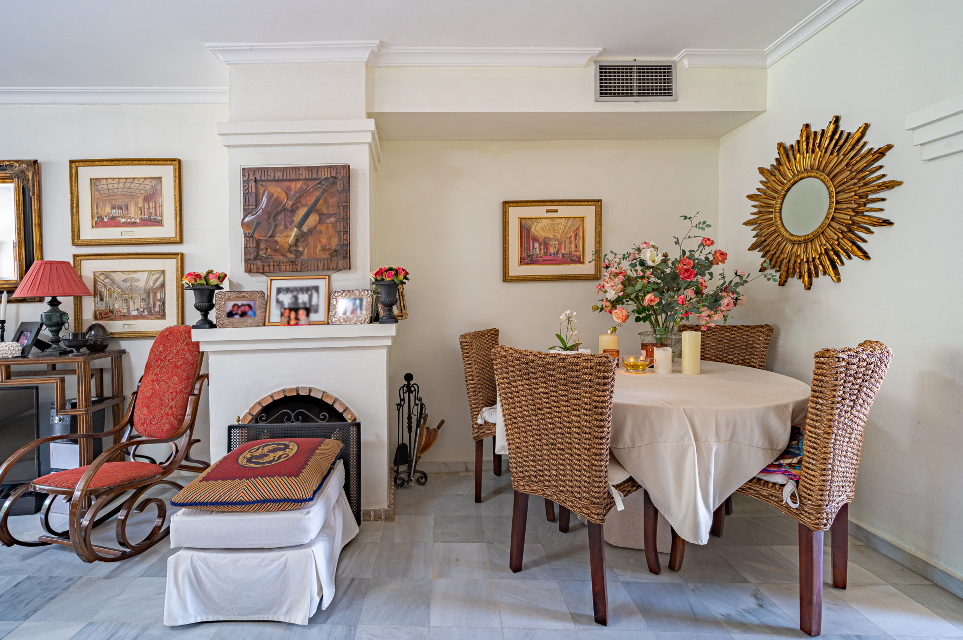 Three-bedroom townhouse with views in the best residential area of Nagueles