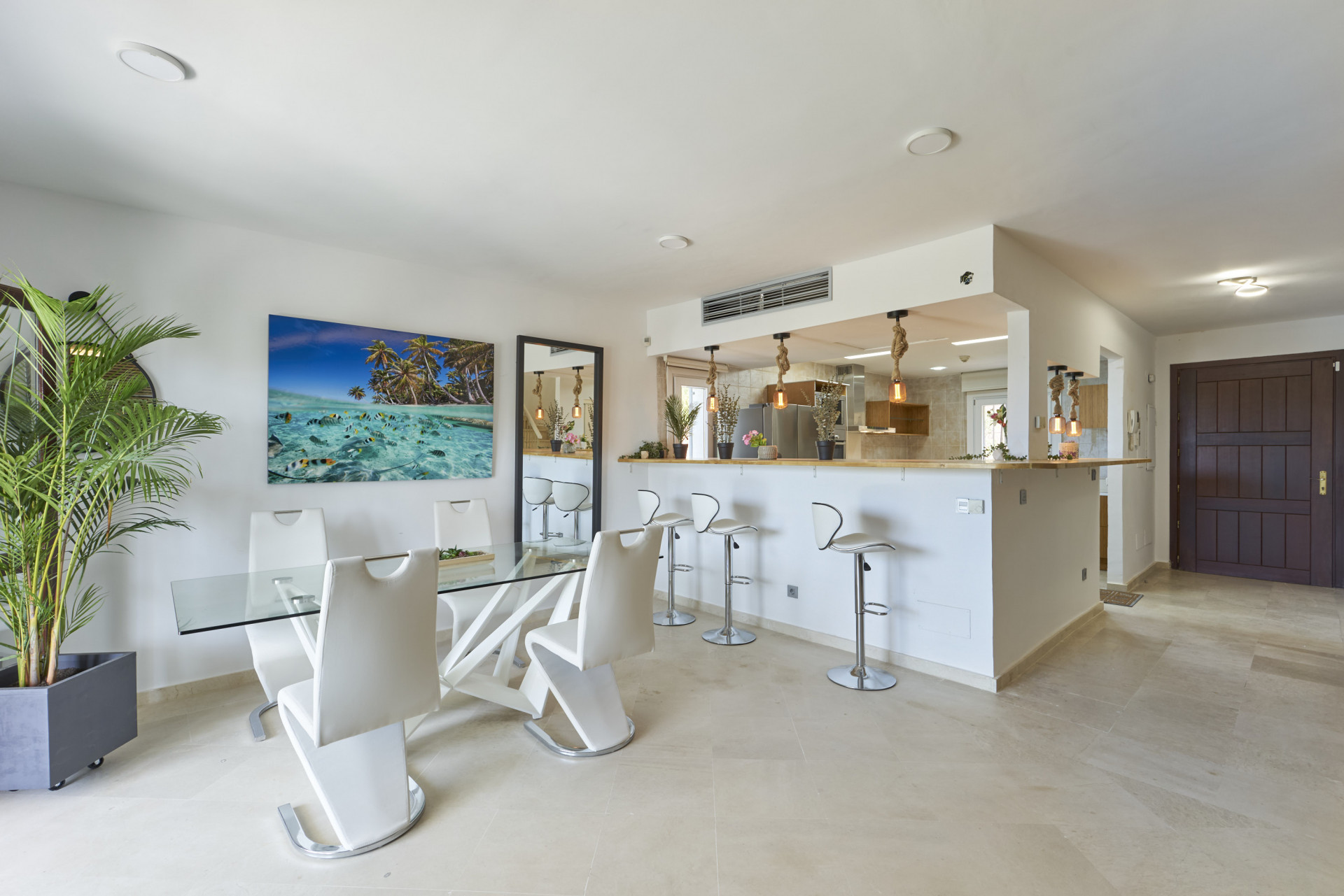 Five-bedroom semi-detached house a short walk from the beaches of the Golden Mile
