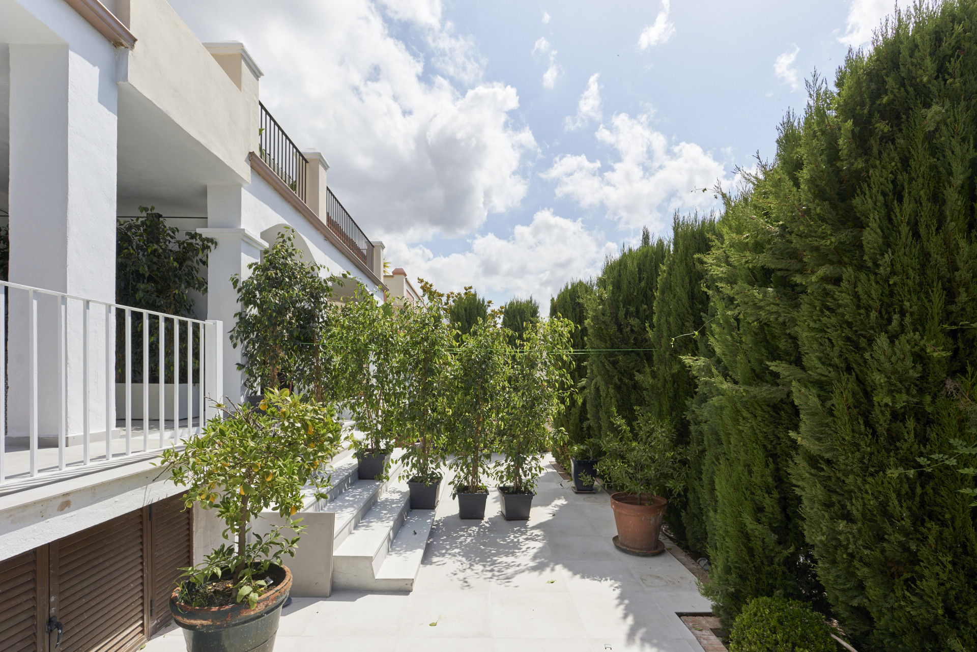 Five-bedroom semi-detached house a short walk from the beaches of the Golden Mile