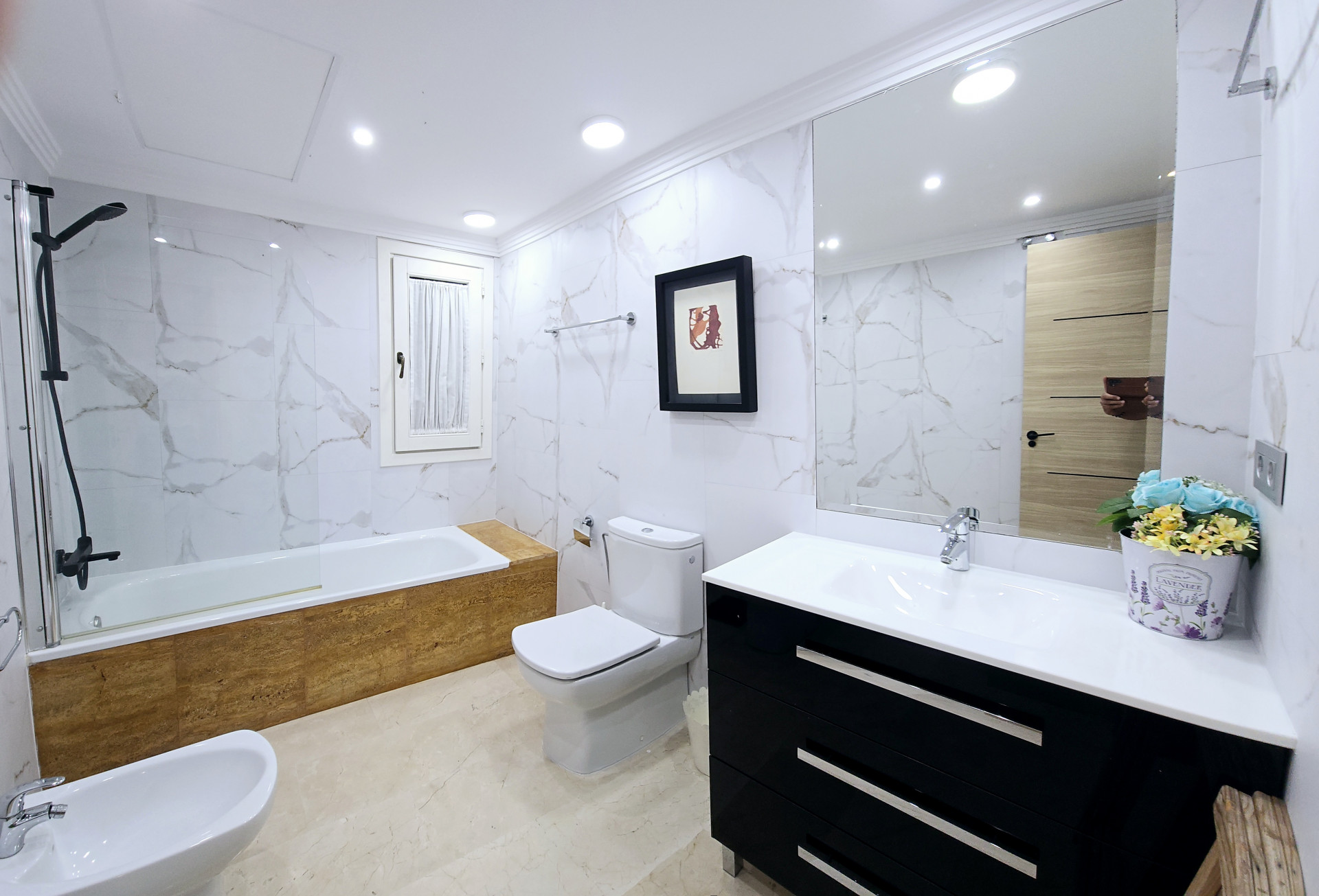 Five-bedroom semi-detached house a short walk from the beaches of the Golden Mile