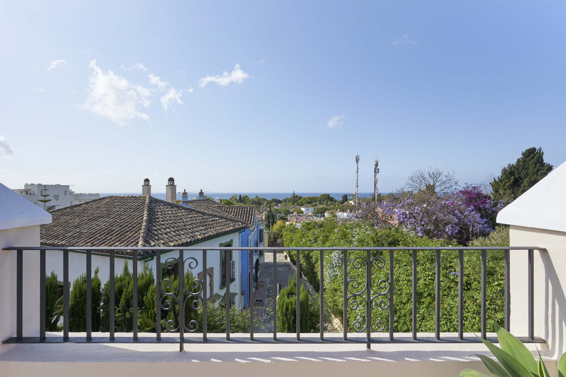 Five-bedroom semi-detached house a short walk from the beaches of the Golden Mile