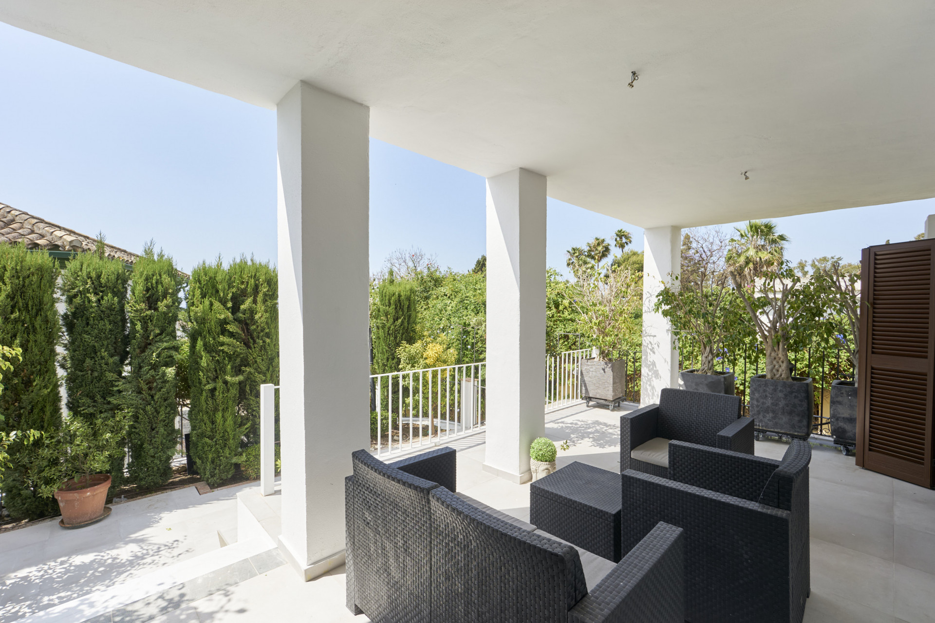 Five-bedroom semi-detached house a short walk from the beaches of the Golden Mile