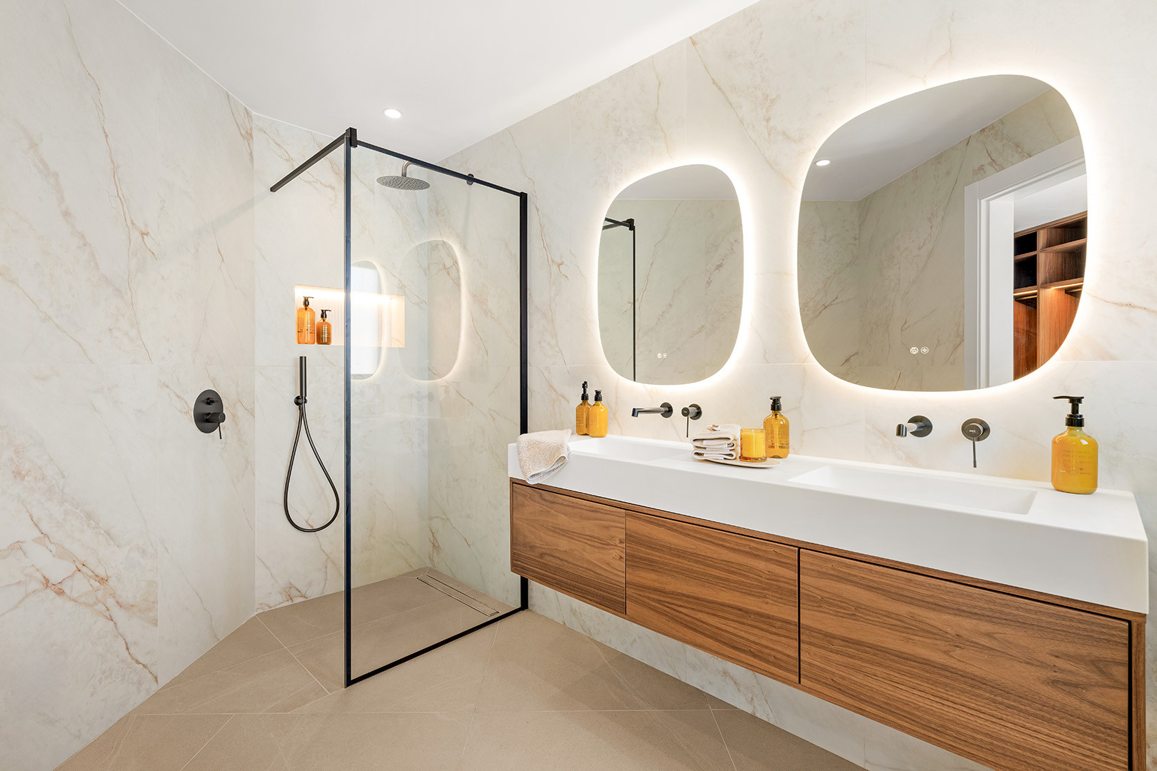 Stylish Townhouse on The Golden Mile