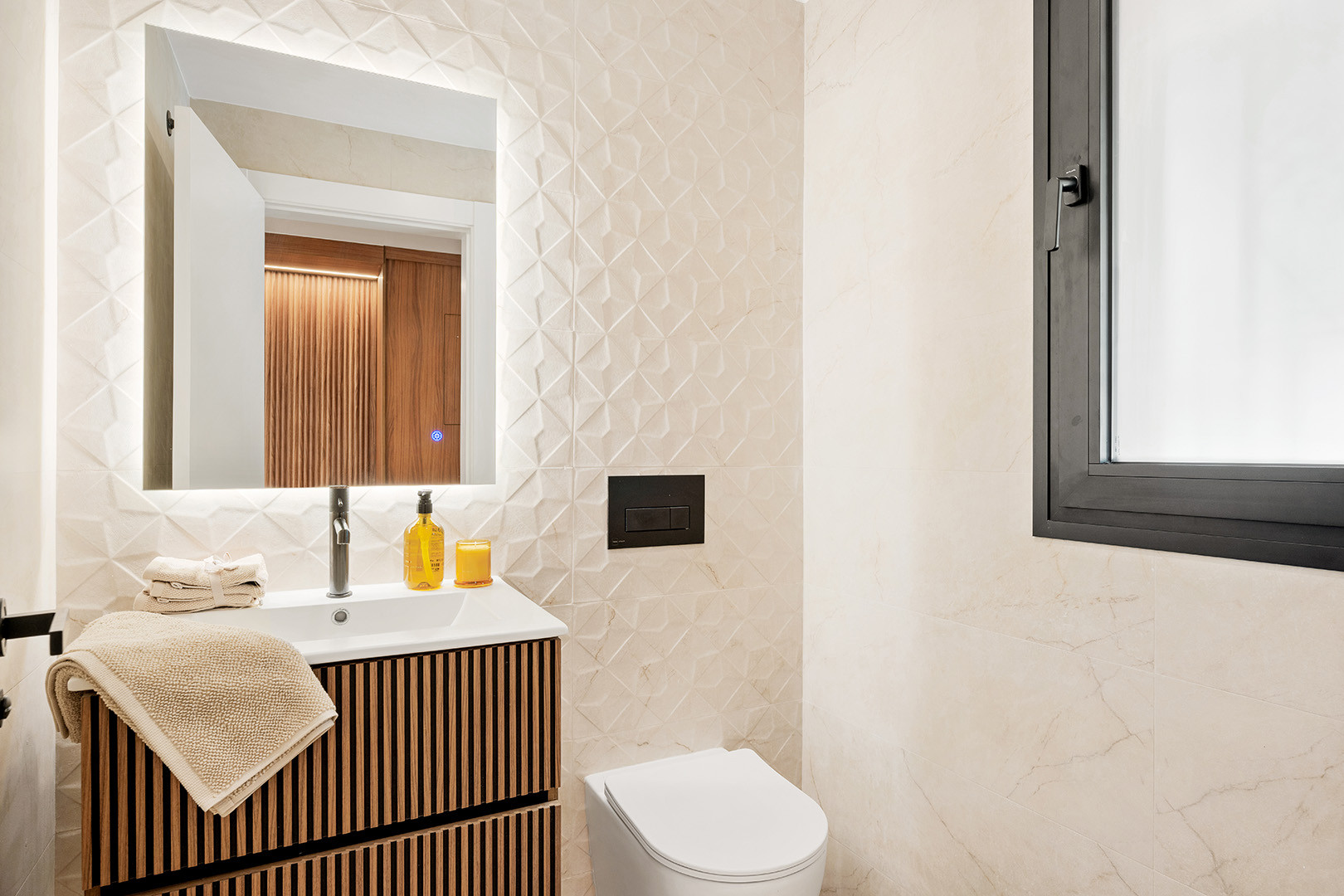 Stylish Townhouse on The Golden Mile