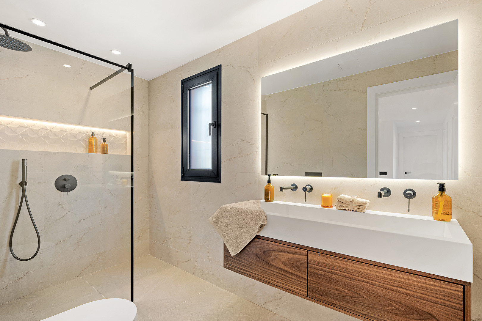 Stylish Townhouse on The Golden Mile