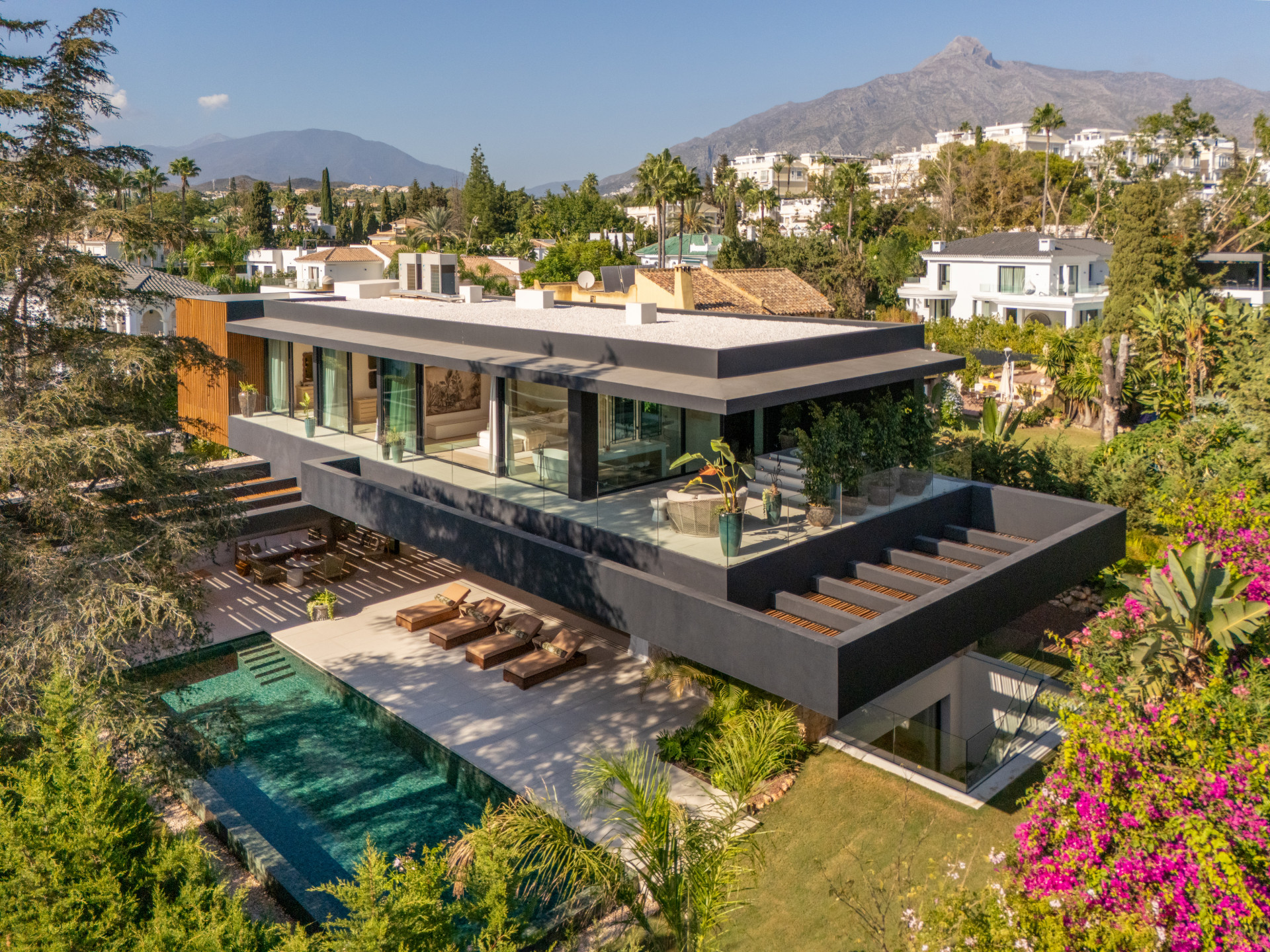 Modern Luxury Villa Nueva Andalucía