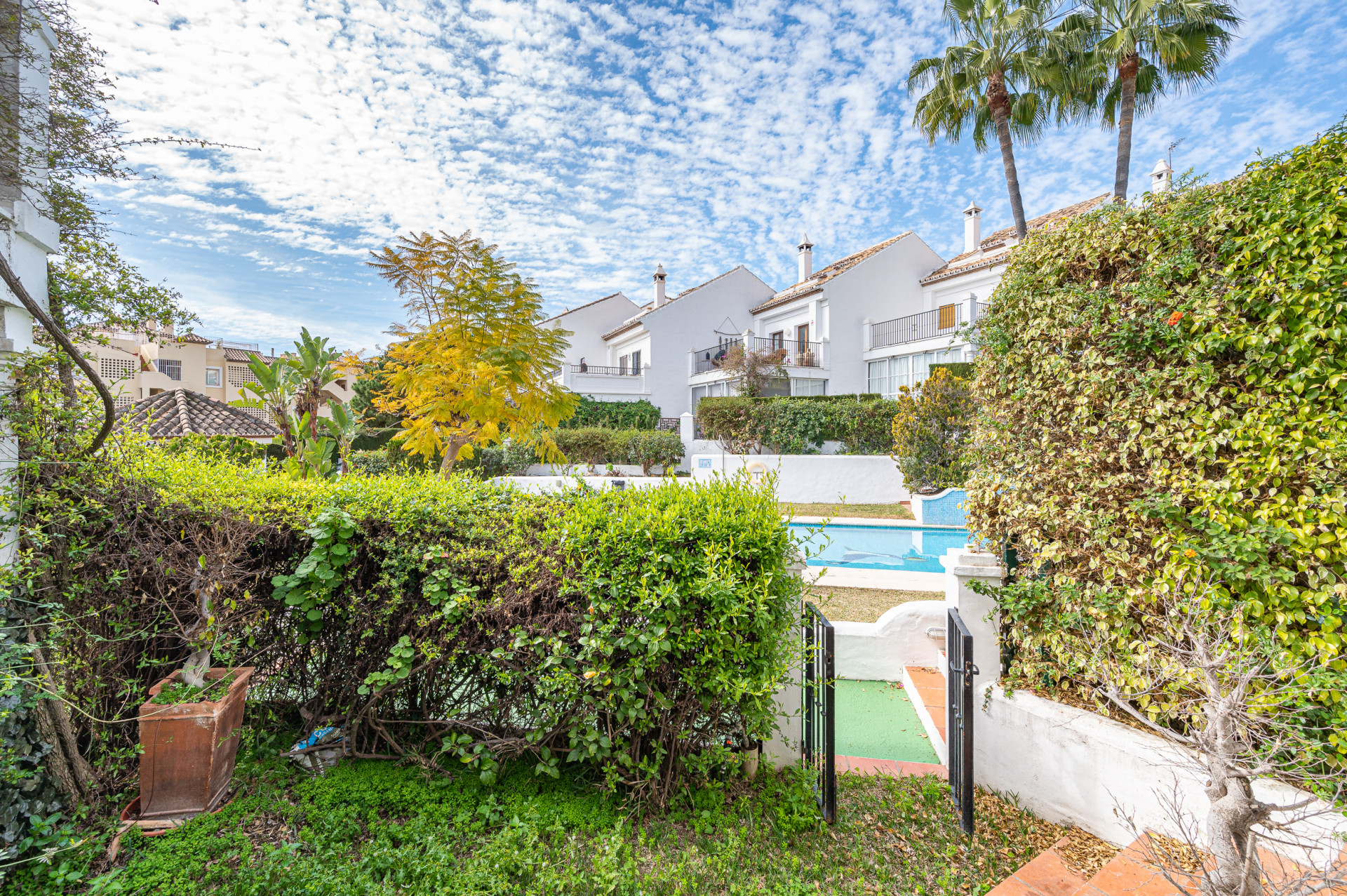 Three-bedroom townhouse in a Mediterranean village-style community in Nagules