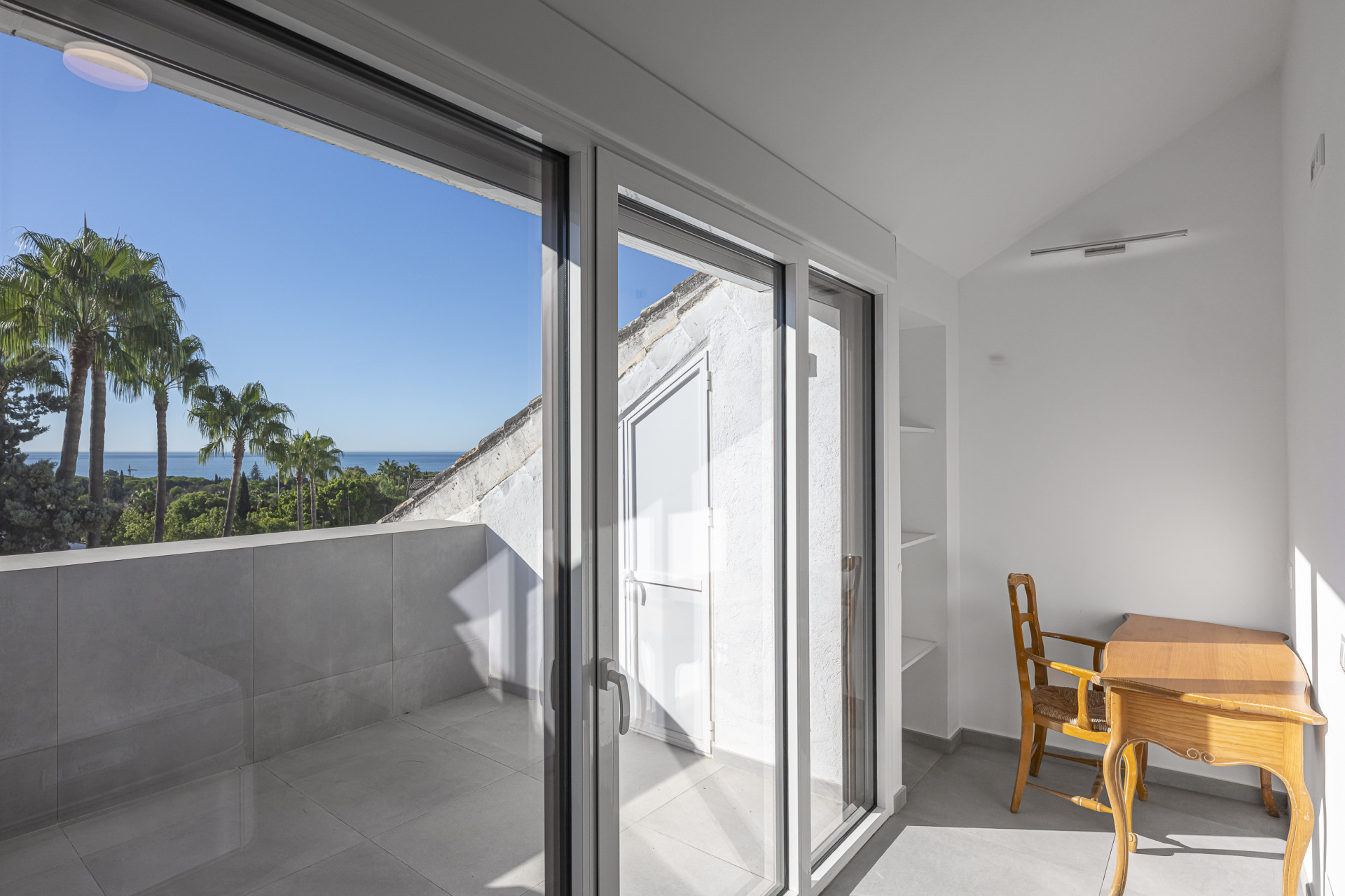 Three-bedroom townhouse in a Mediterranean village-style community in Nagules