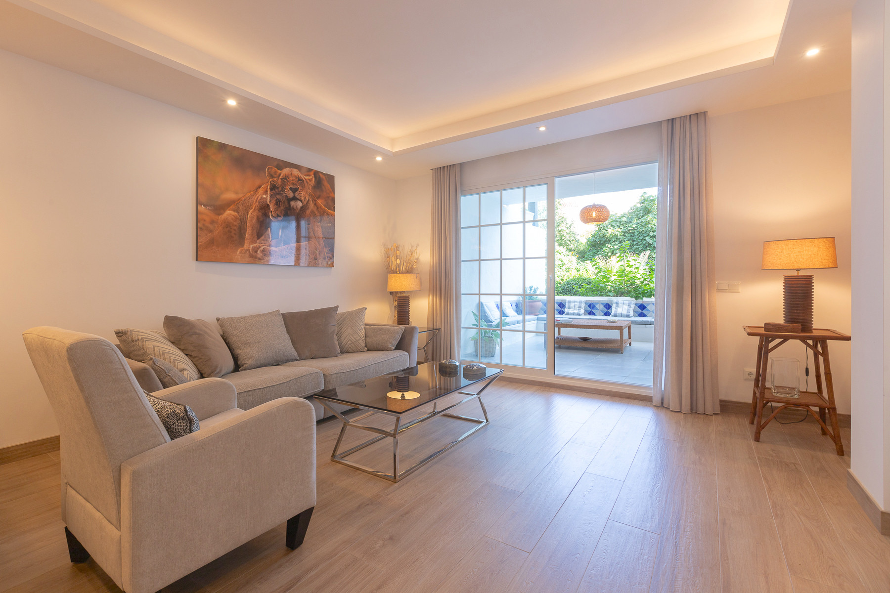 Spacious Renovated 2-Bedroom Apartment in Puente Romano