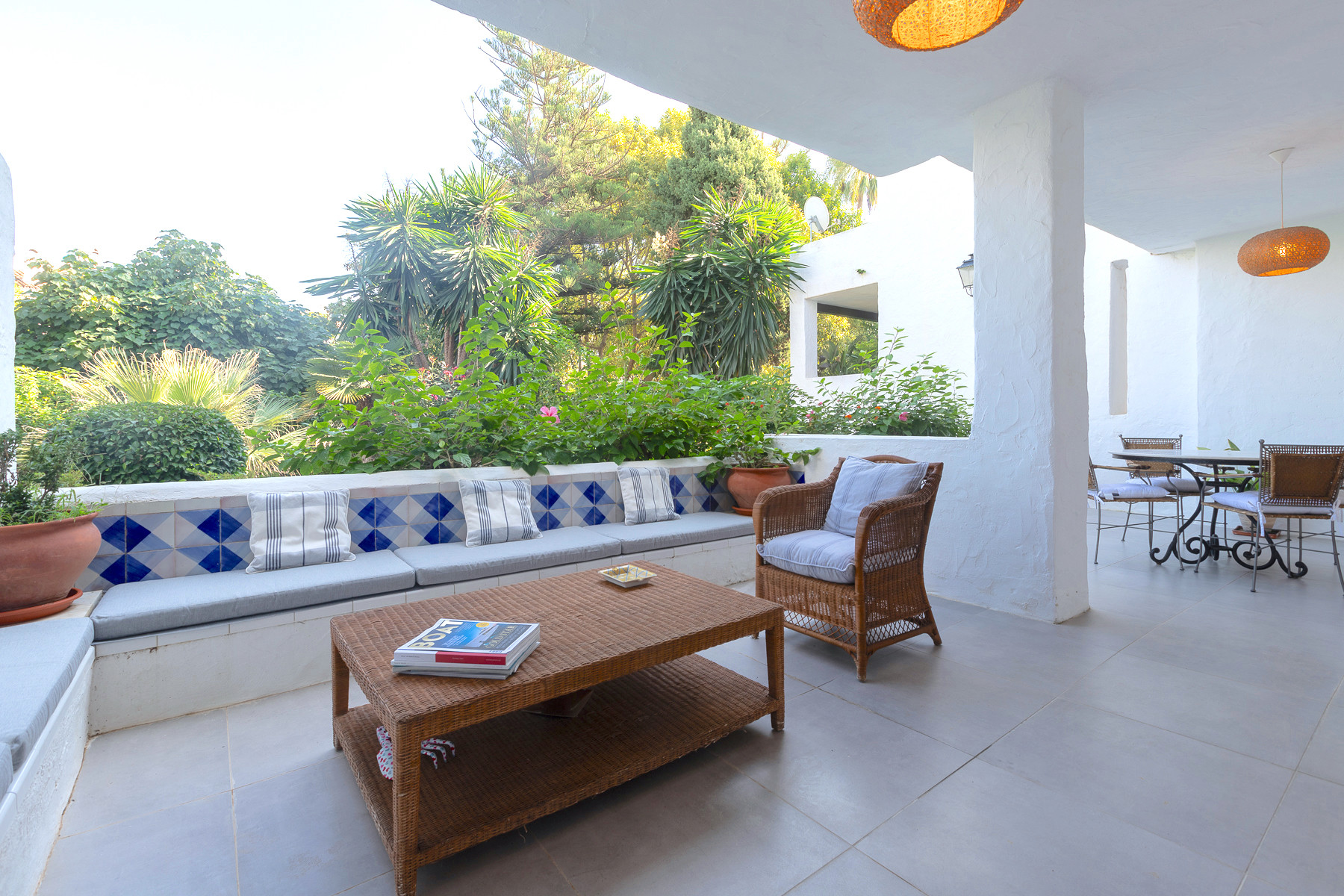 Spacious Renovated 2-Bedroom Apartment in Puente Romano