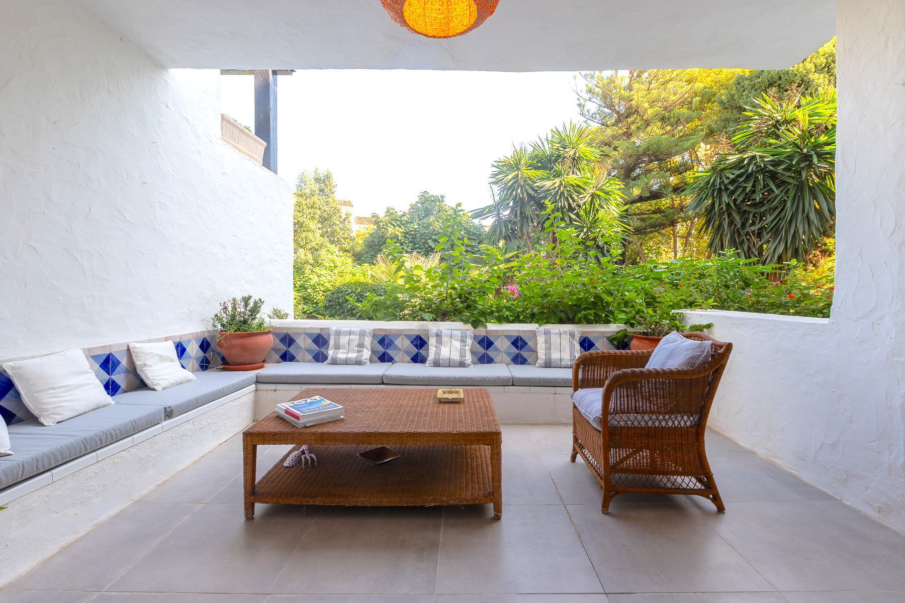 Spacious Renovated 2-Bedroom Apartment in Puente Romano