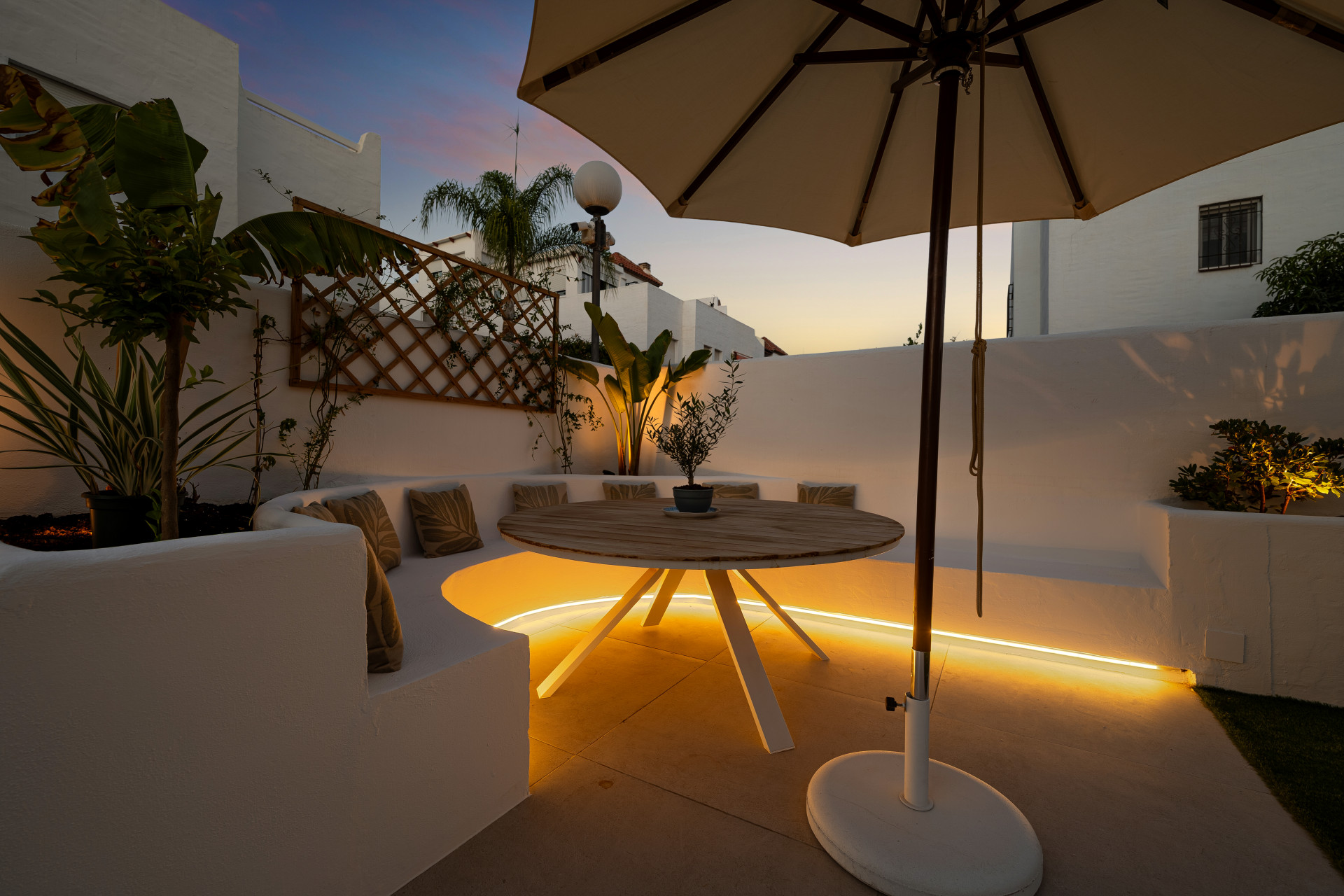 Fully Renovated Townhouse with Panoramic Sea Views on Marbella’s Golden Mile