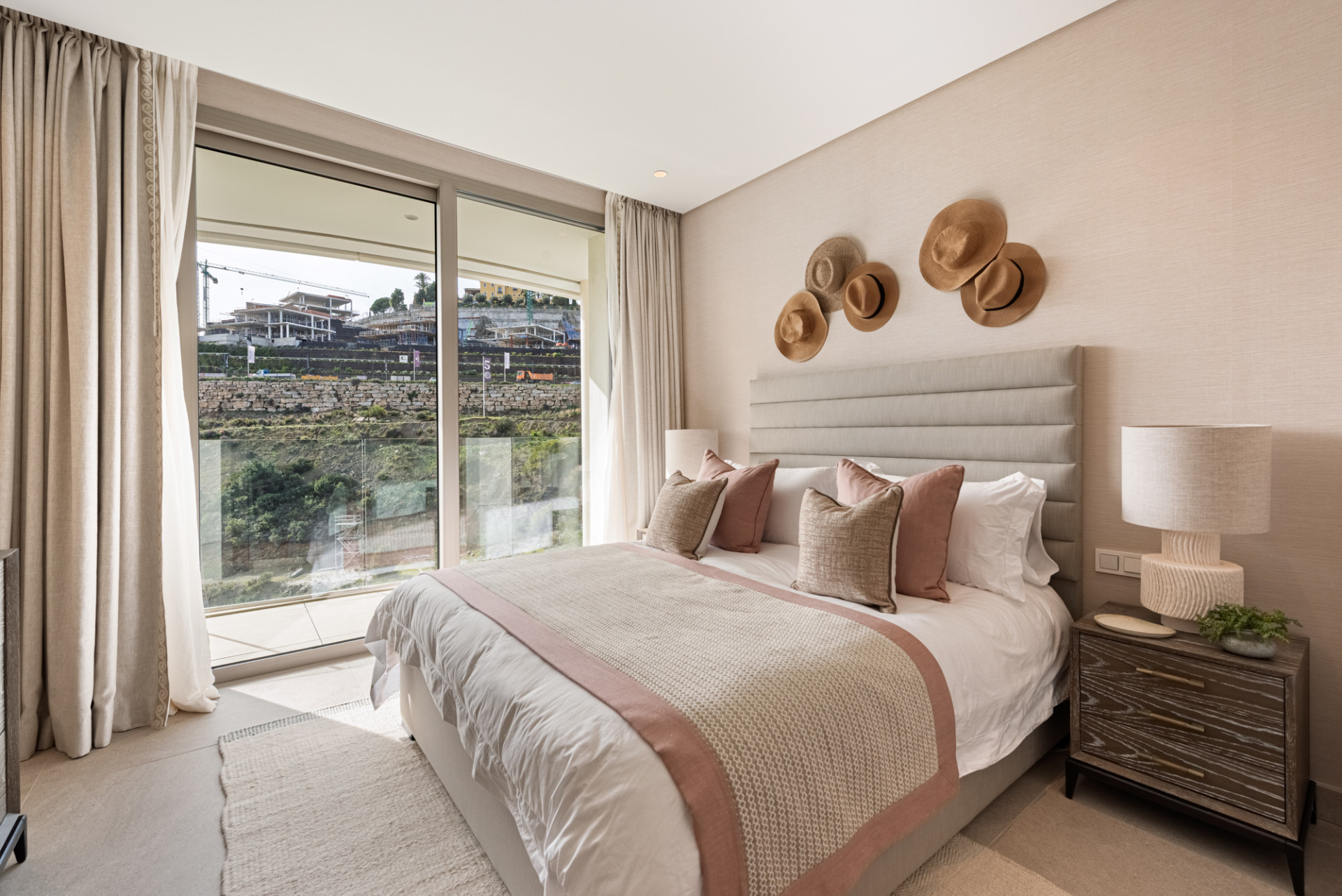 Private, 3 Bedroom Fully Furnished, Ground Floor Apartment with Exceptional Views