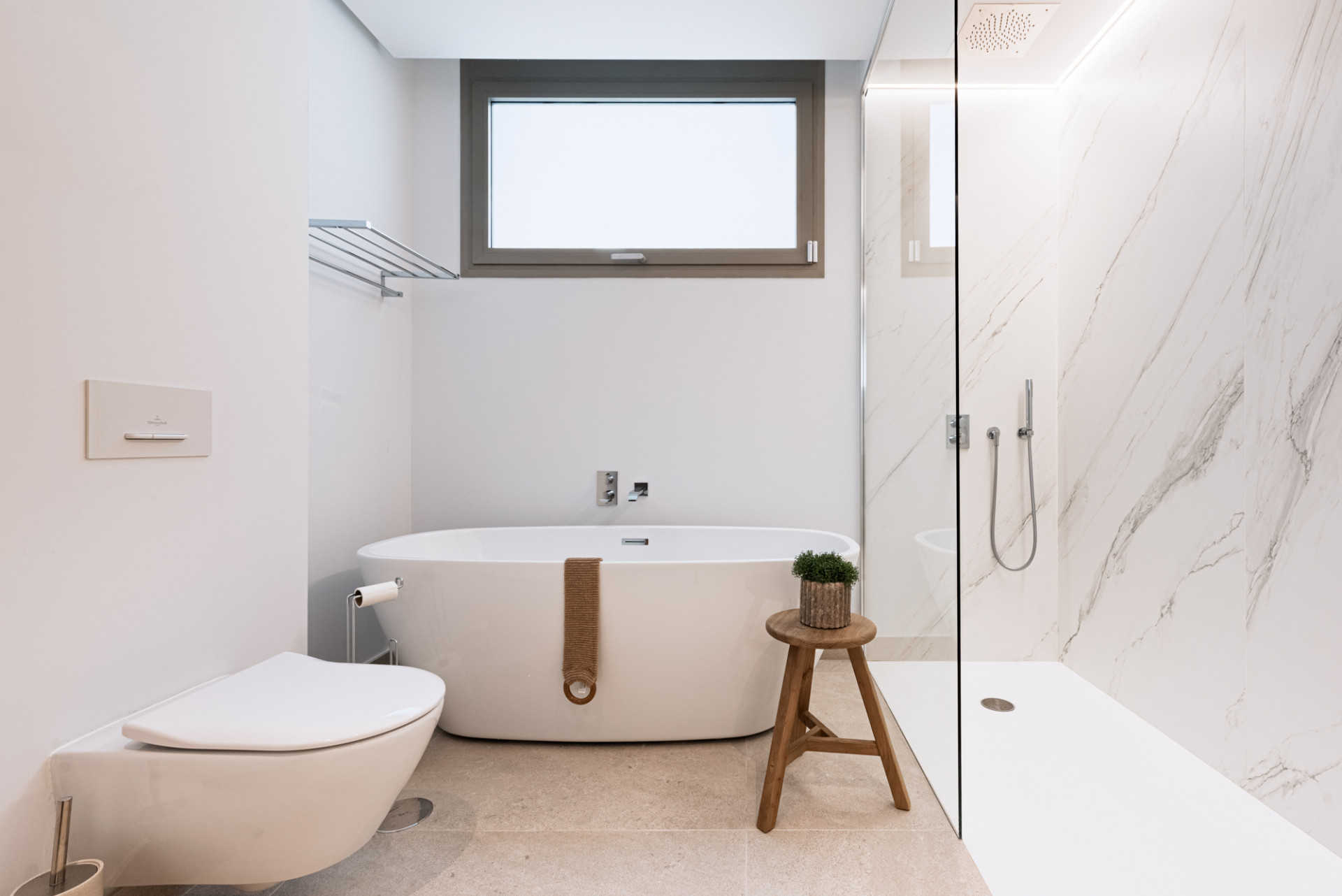 Private, 3 Bedroom Fully Furnished, Ground Floor Apartment with Exceptional Views