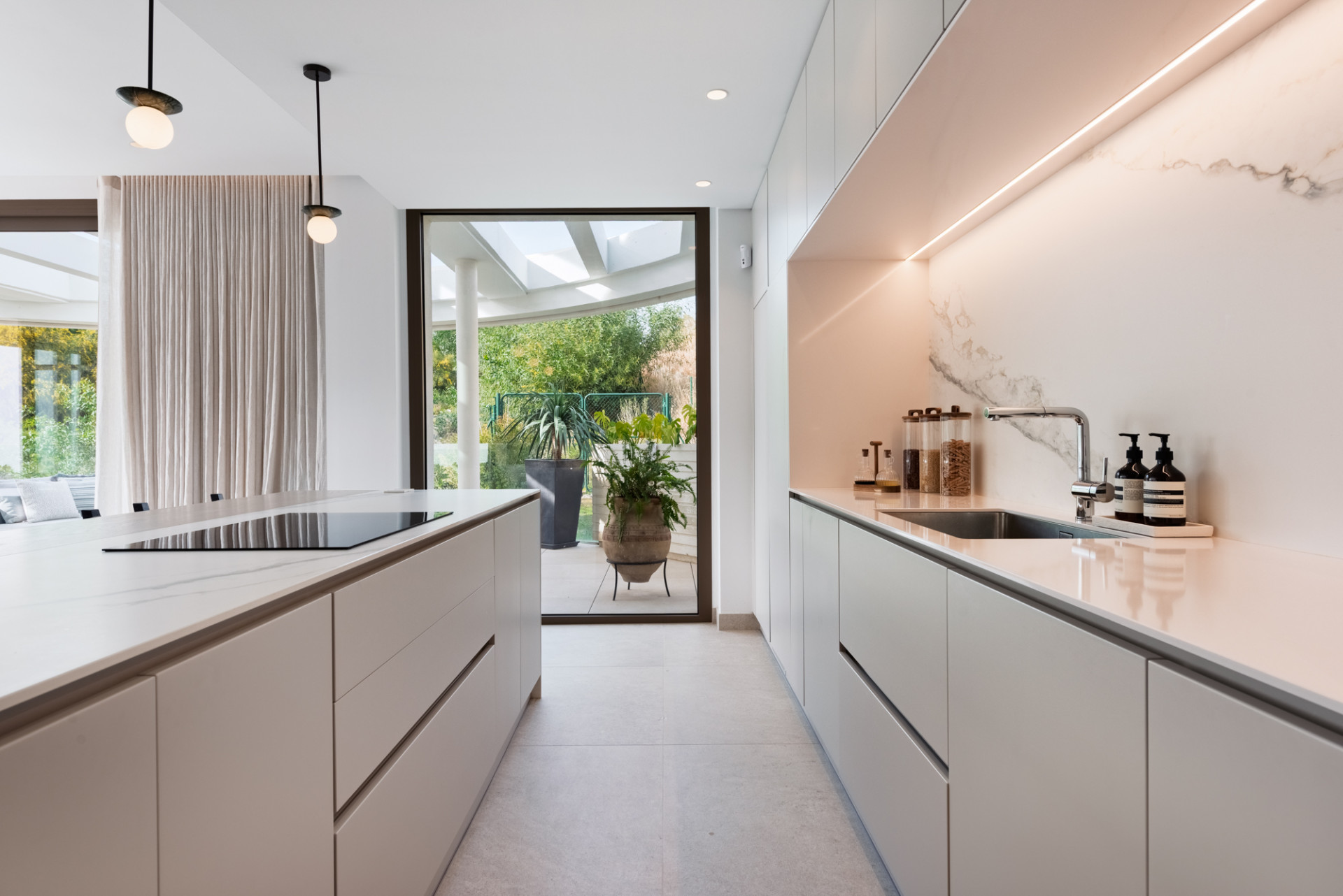 Private, 3 Bedroom Fully Furnished, Ground Floor Apartment with Exceptional Views