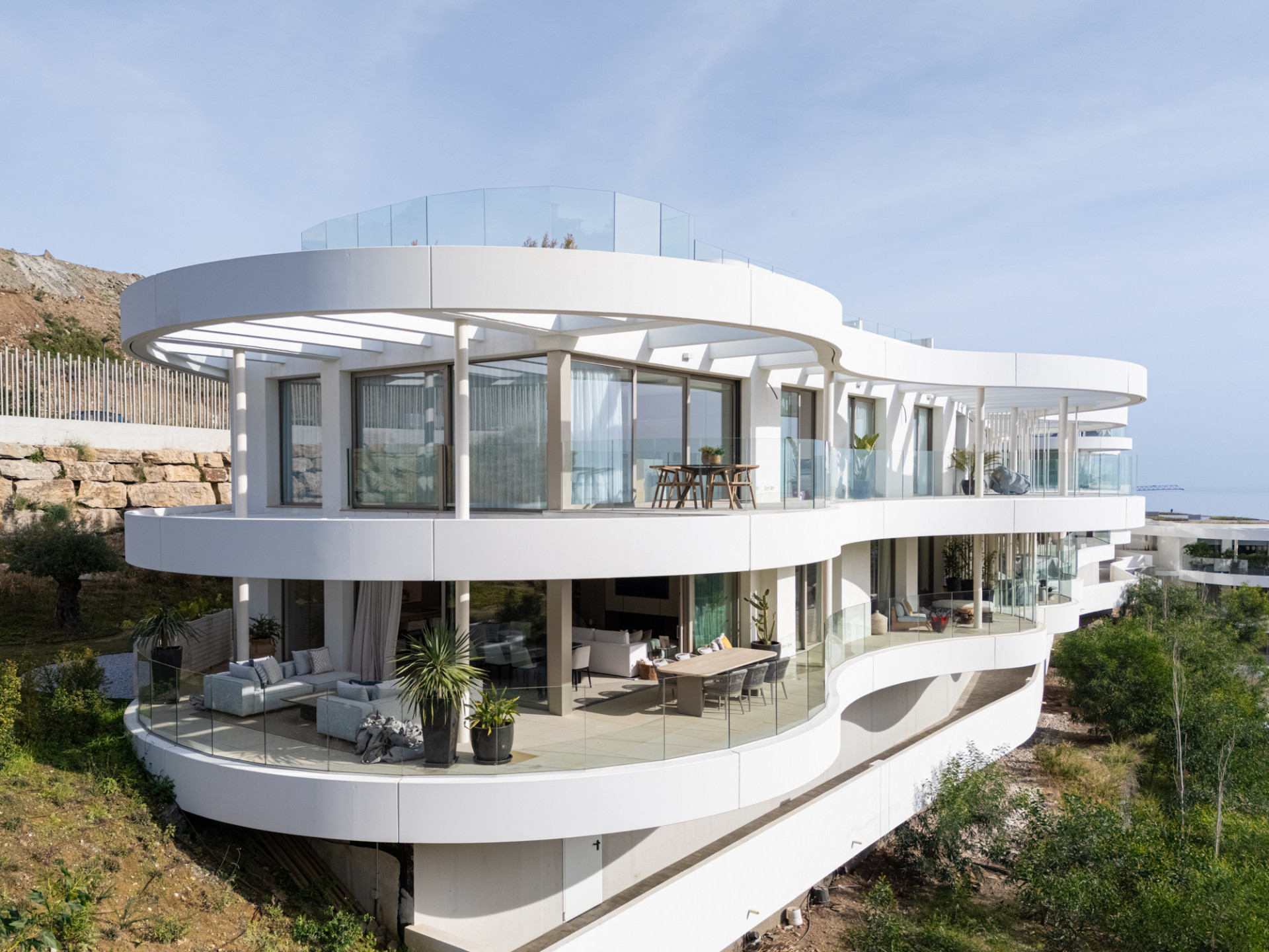 Private, 3 Bedroom Fully Furnished, Ground Floor Apartment with Exceptional Views