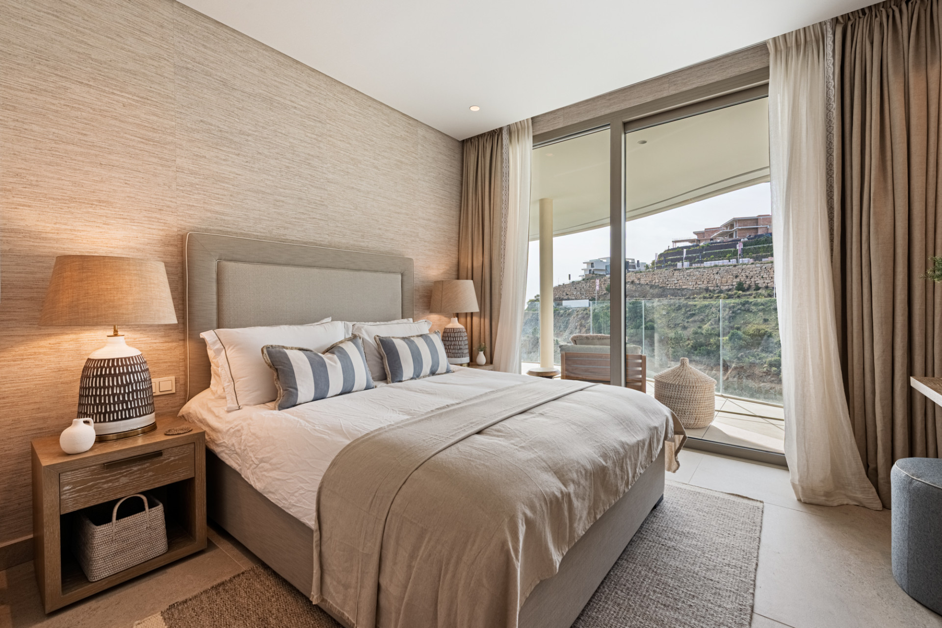 Private, 3 Bedroom Fully Furnished, Ground Floor Apartment with Exceptional Views