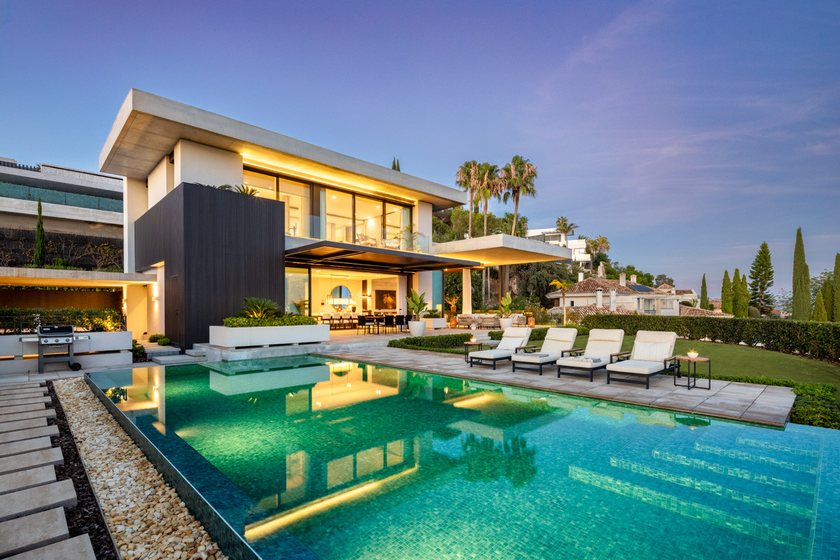 Luxury Villa With Panoramic Views