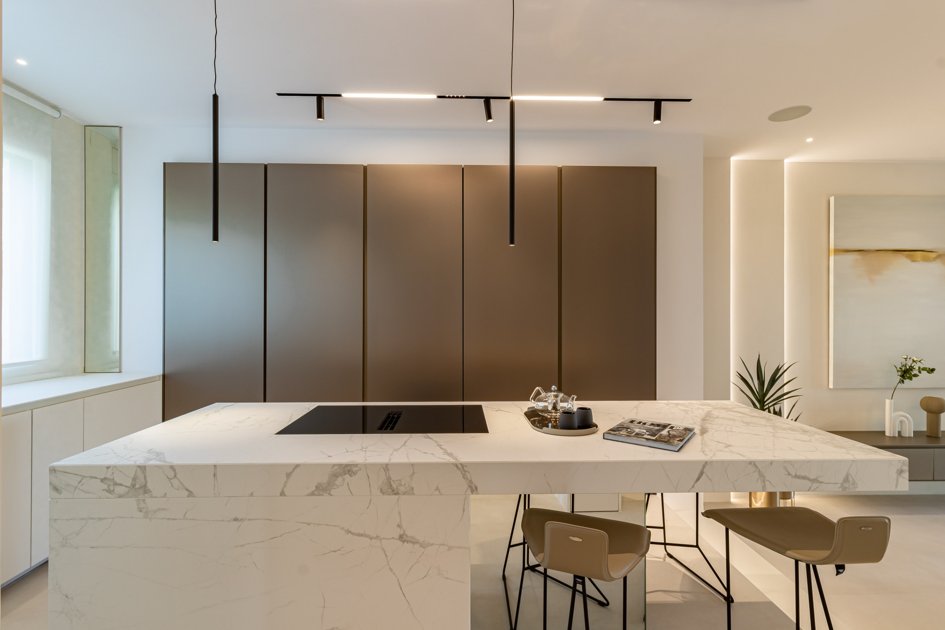 Newly refurbished luxury townhouse front line beach in Golden Mile