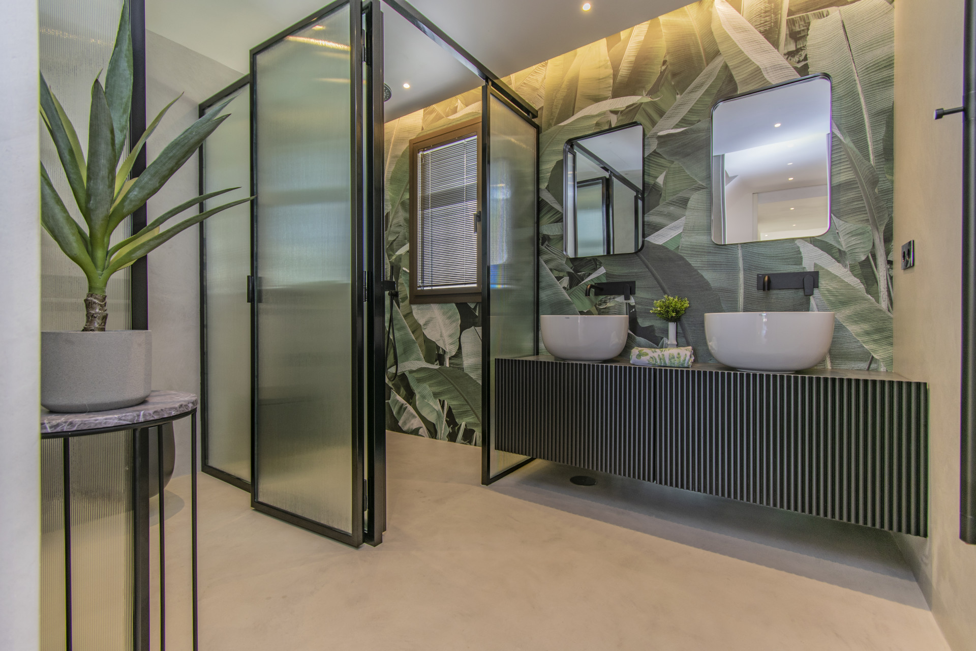 Newly refurbished luxury townhouse front line beach in Golden Mile