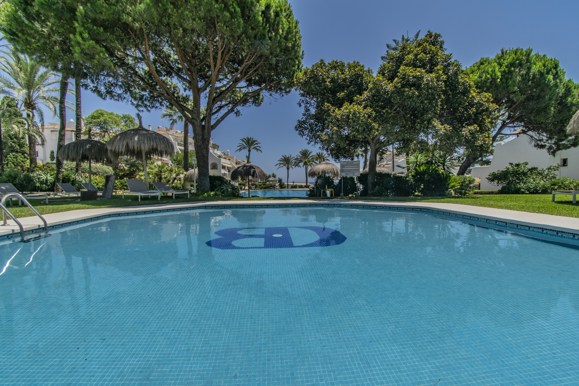 Newly refurbished luxury townhouse front line beach in Golden Mile