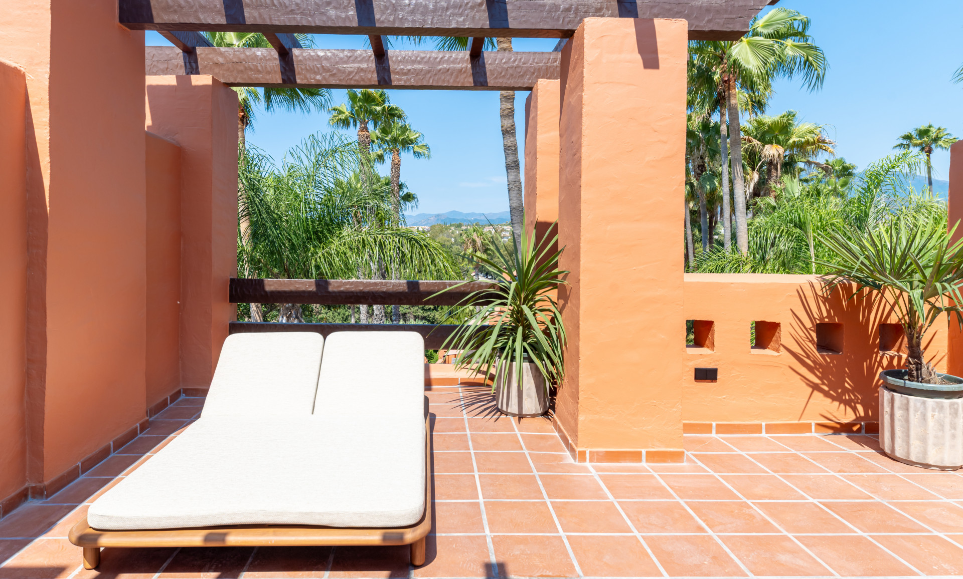 Sophisticated designer townhouse in one of the most exclusive locations in Altos de Puente Romano.