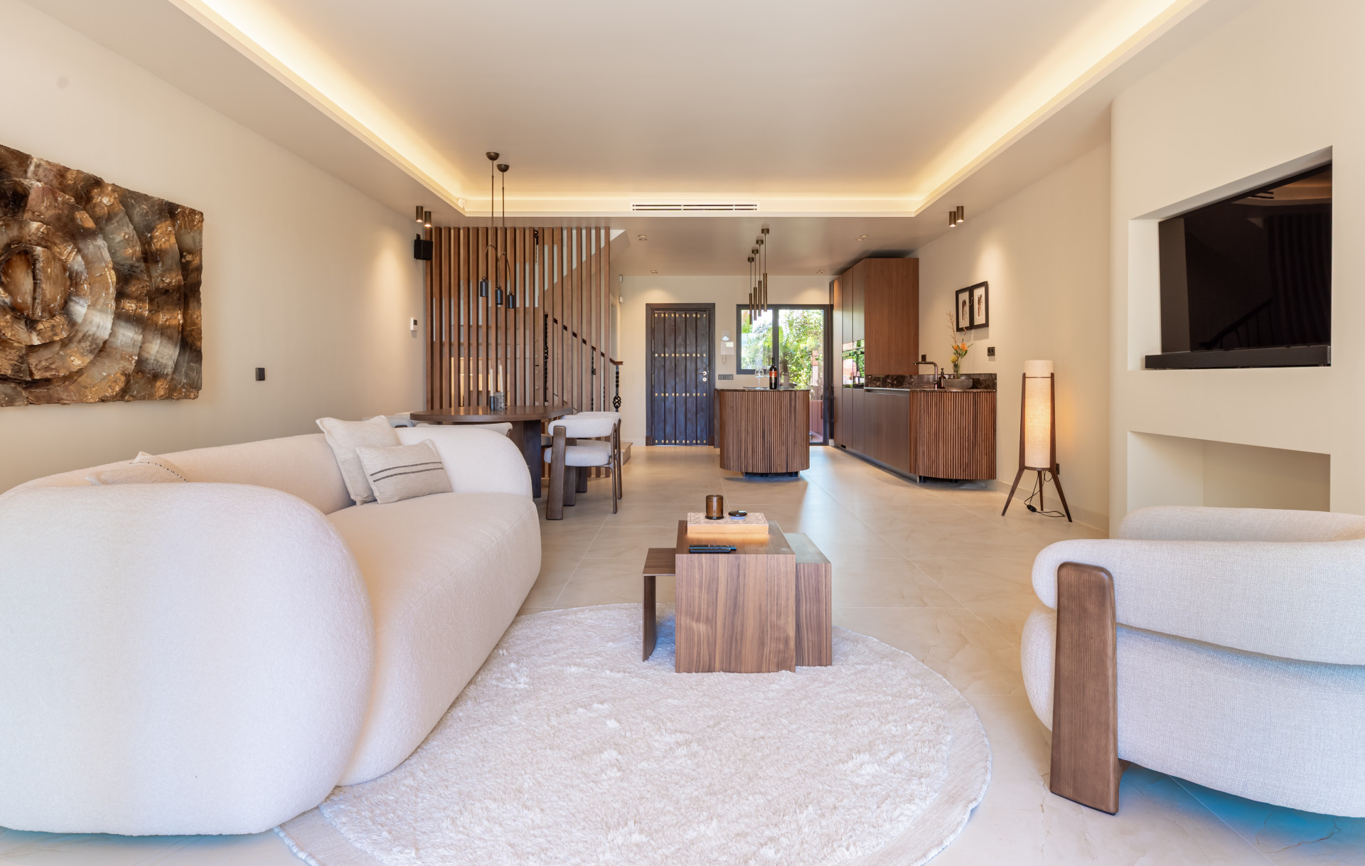 Sophisticated designer townhouse in one of the most exclusive locations in Altos de Puente Romano.