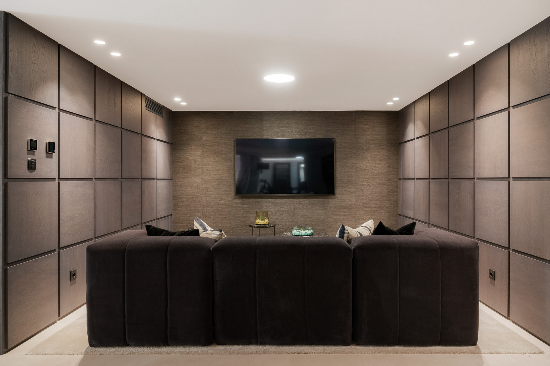Contemporary Villa With Panoramic Views