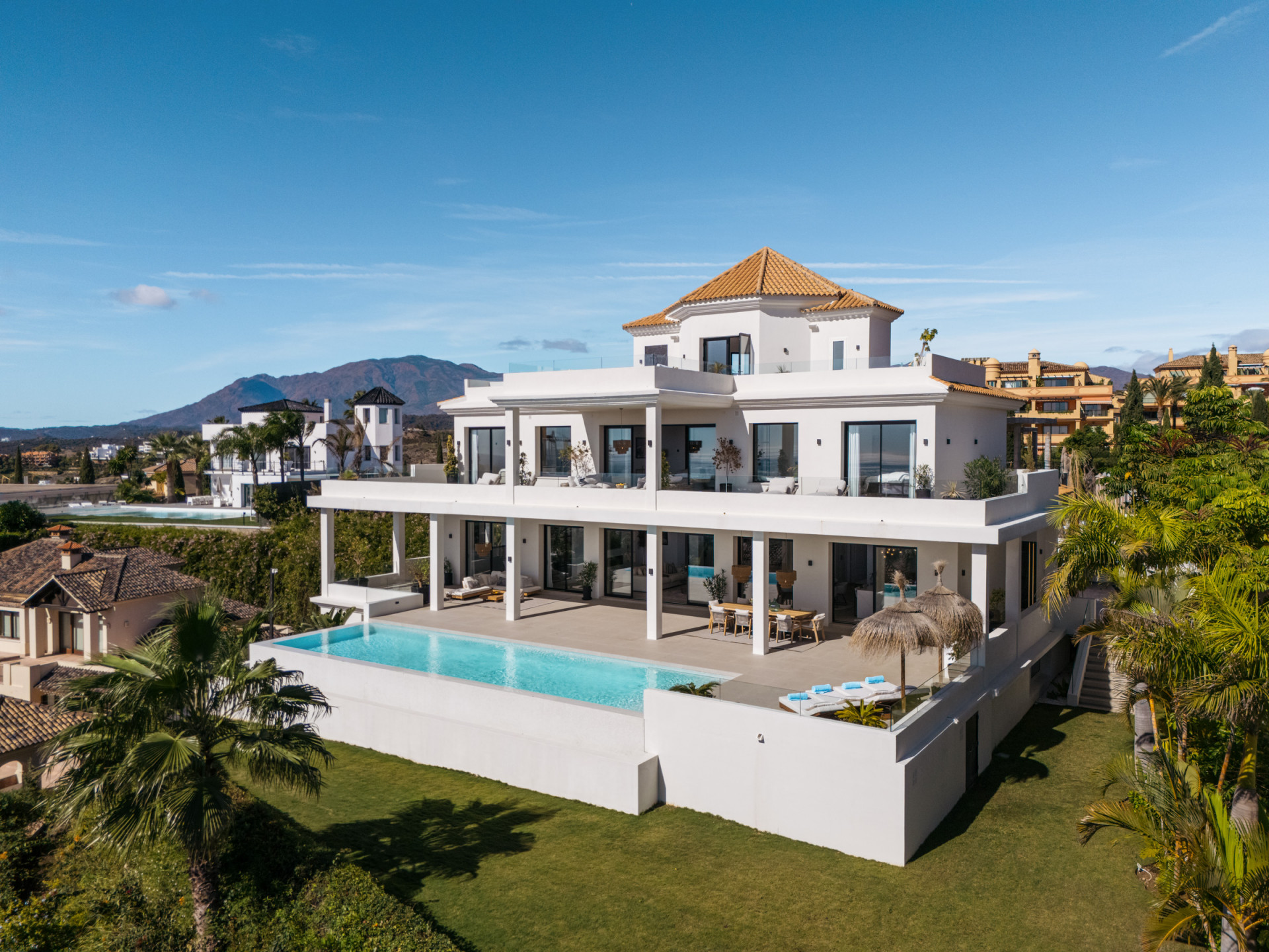 Refined Residential Estate in Los Flamingos, Benahavís
