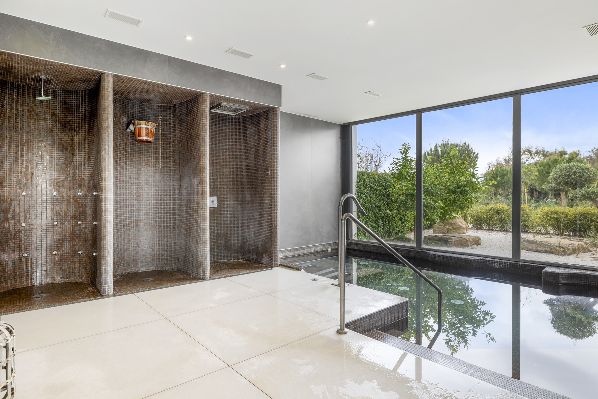 Frontline Beach Apartment