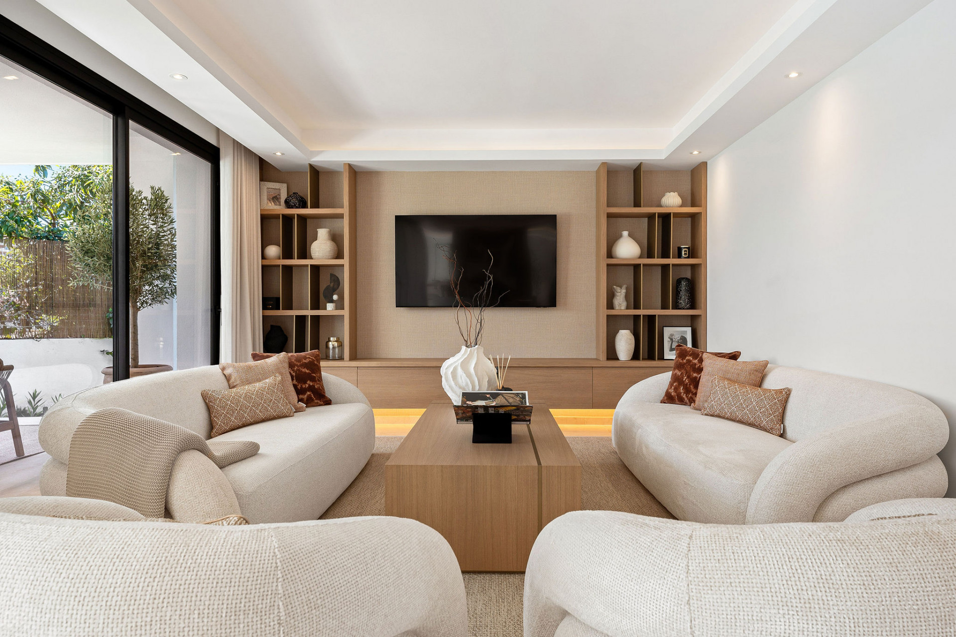 Elegant, Modern Luxury Villa in Marbella