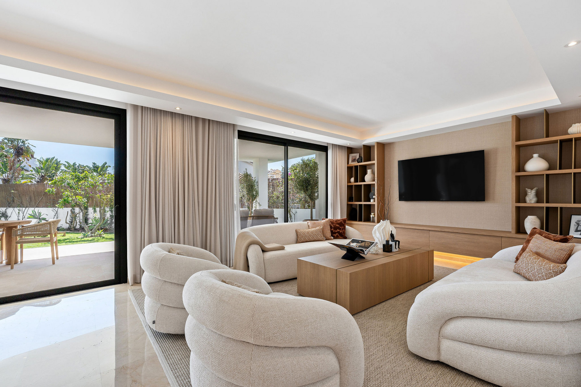Elegant, Modern Luxury Villa in Marbella