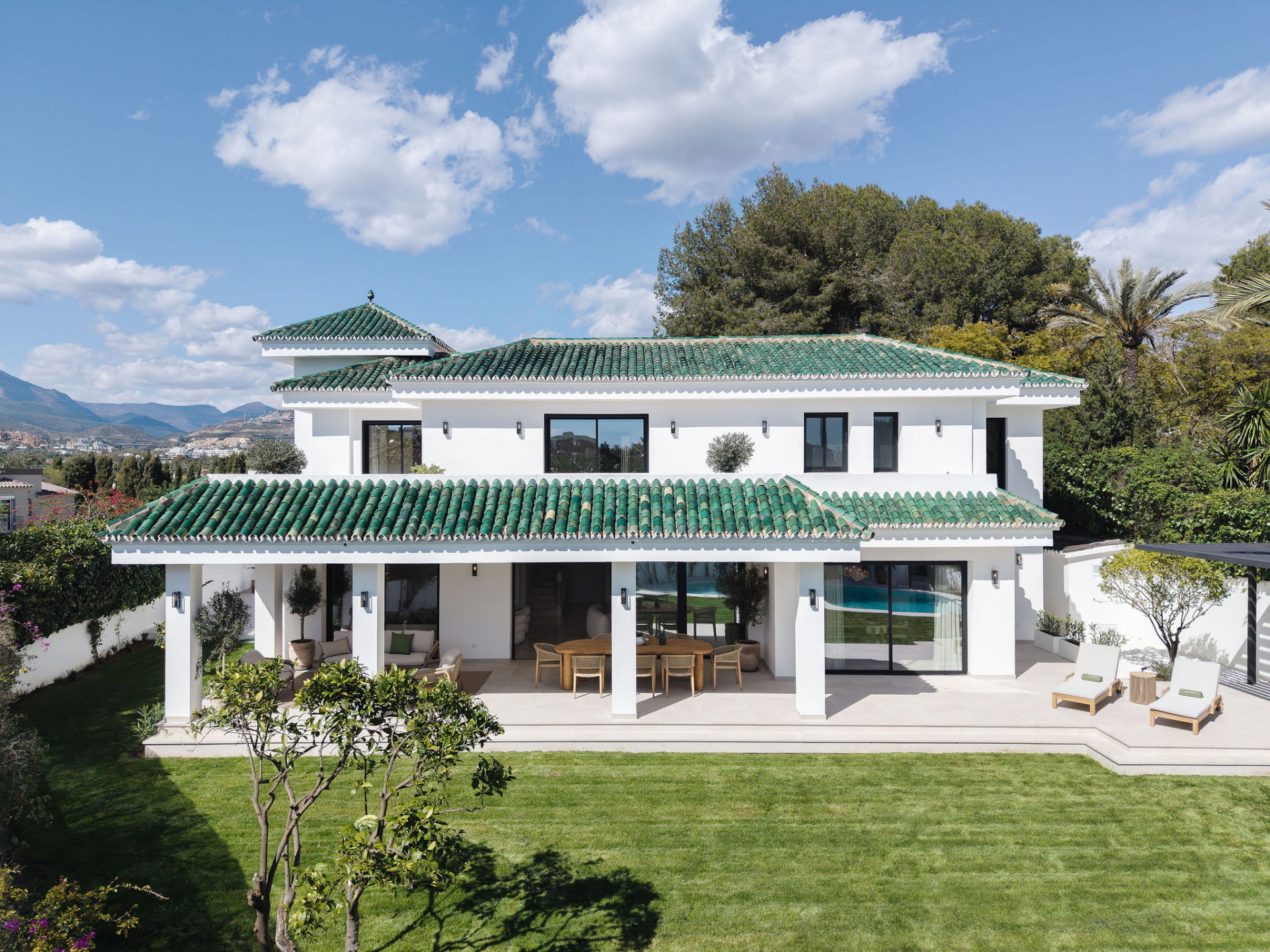 Elegant, Modern Luxury Villa in Marbella