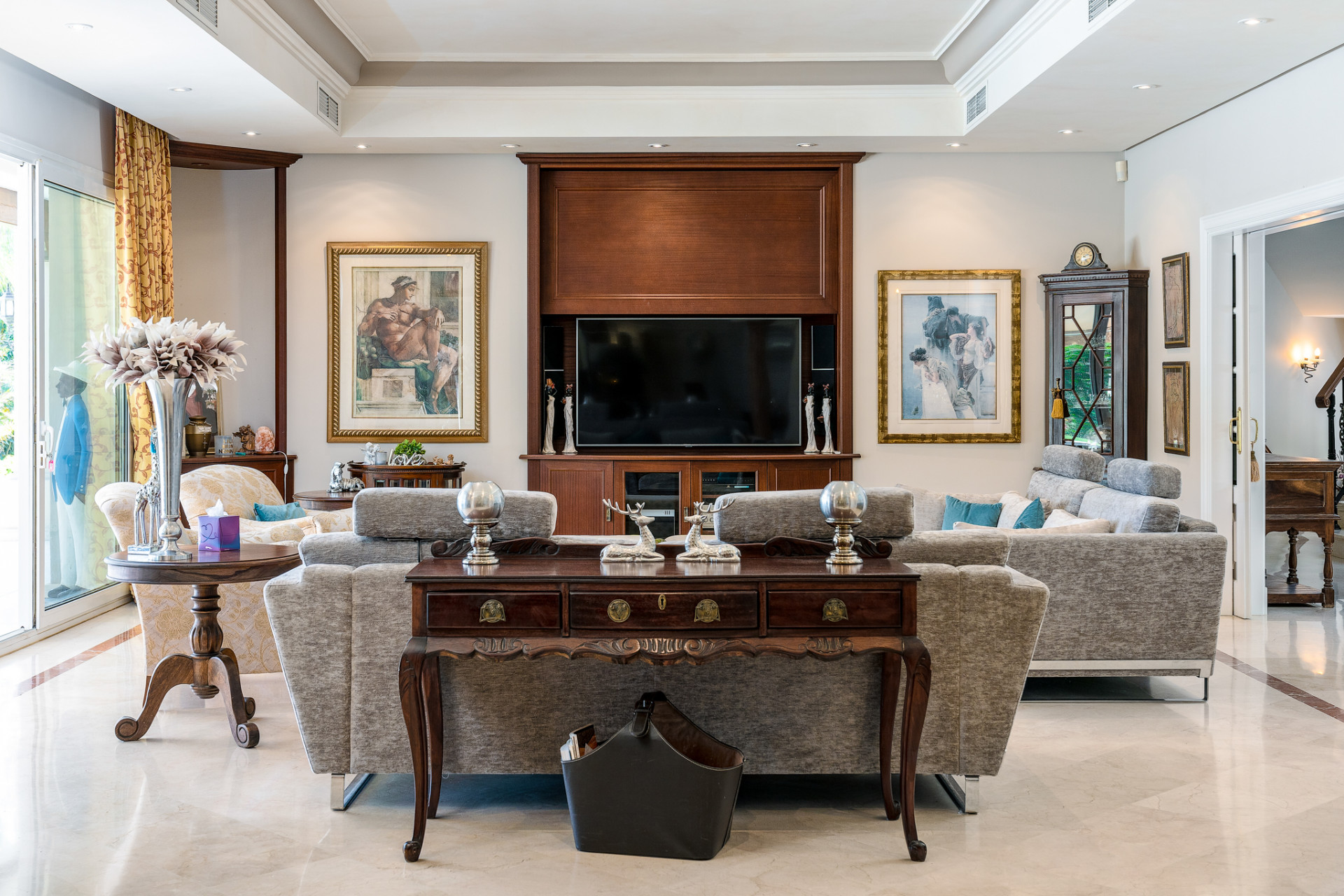 Impressive Luxury Mansion